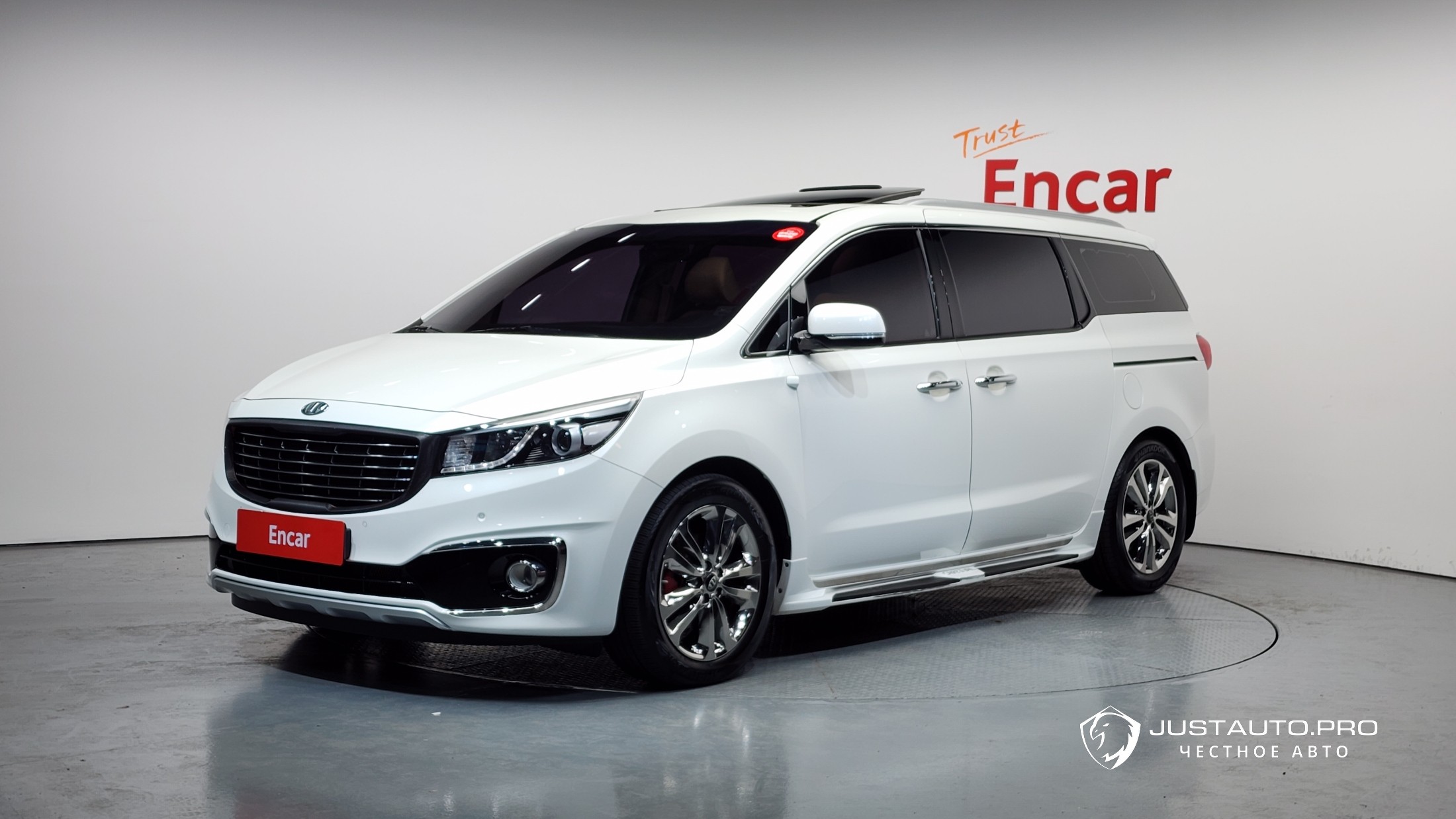 Автомобиль Kia Canival