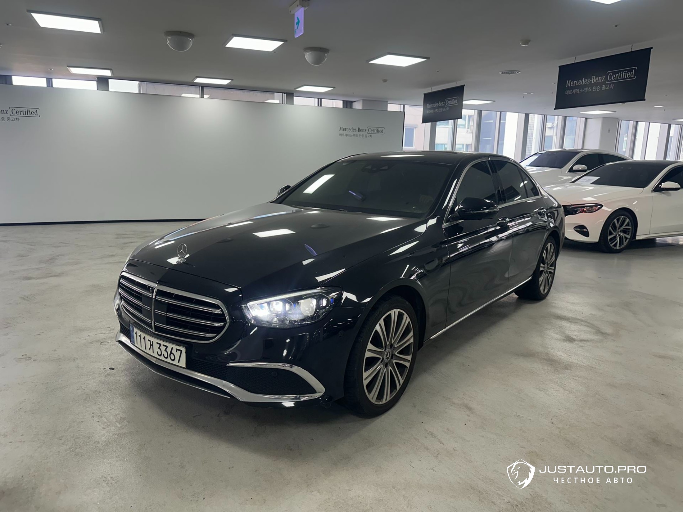 Автомобиль Mercedes-Benz E-Class