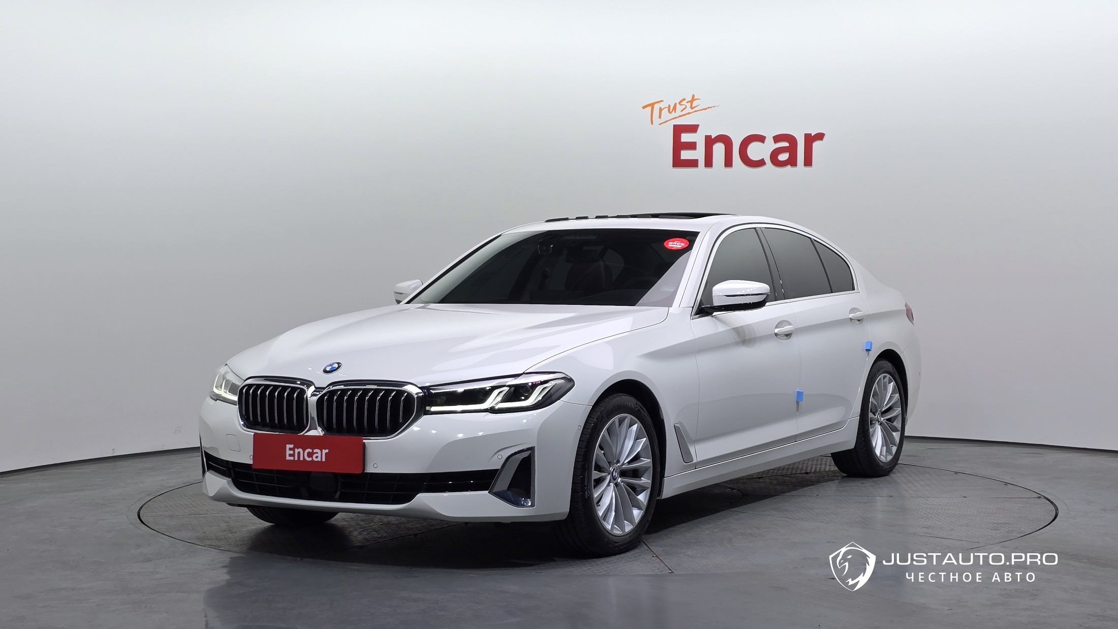 Автомобиль BMW 5-Series