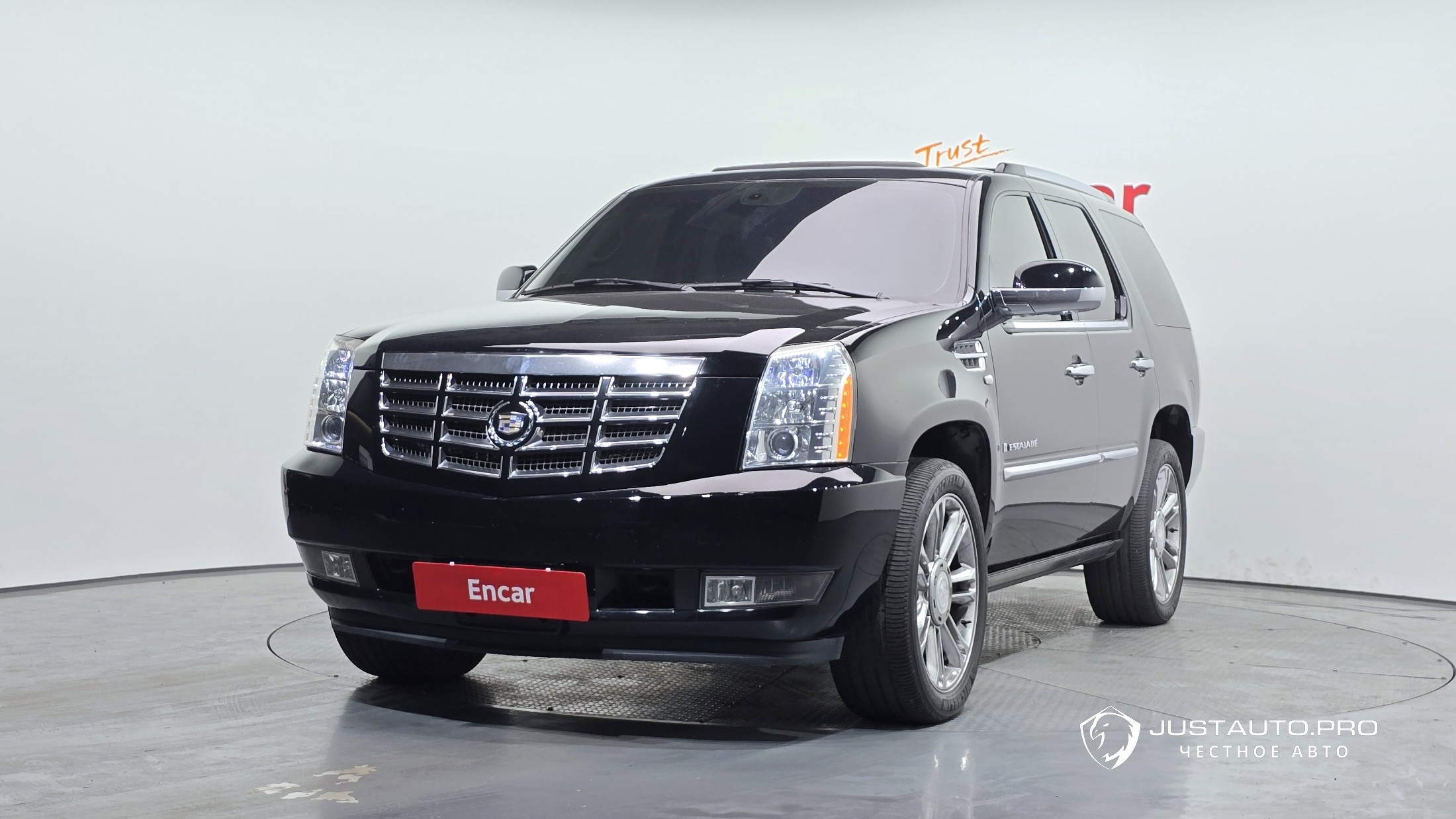 Автомобиль Cadillac Escalade