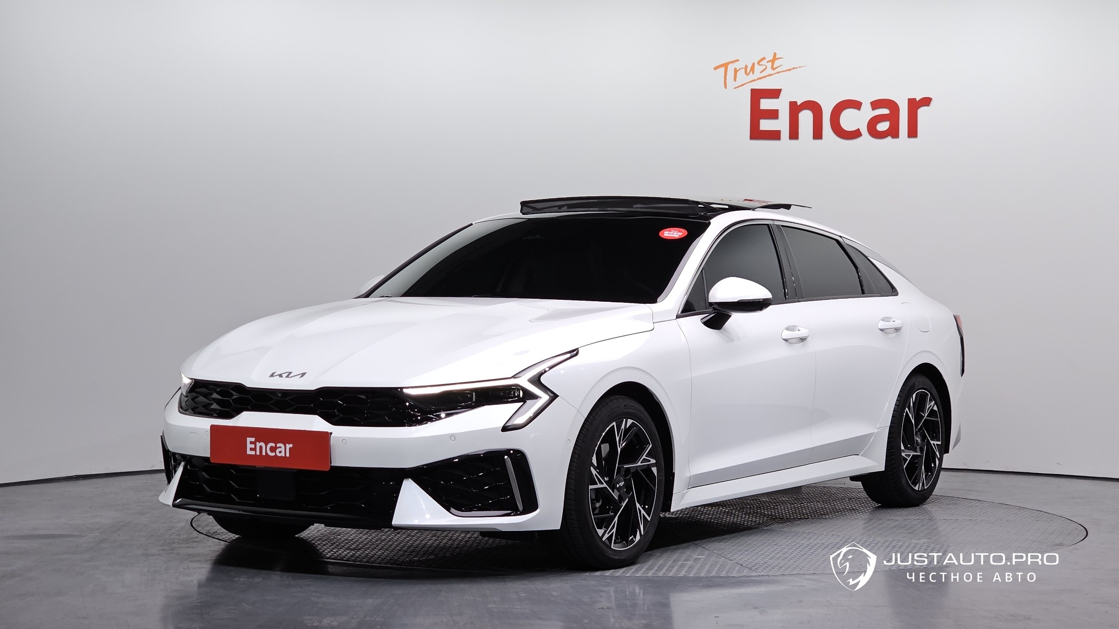 Автомобиль Kia K5