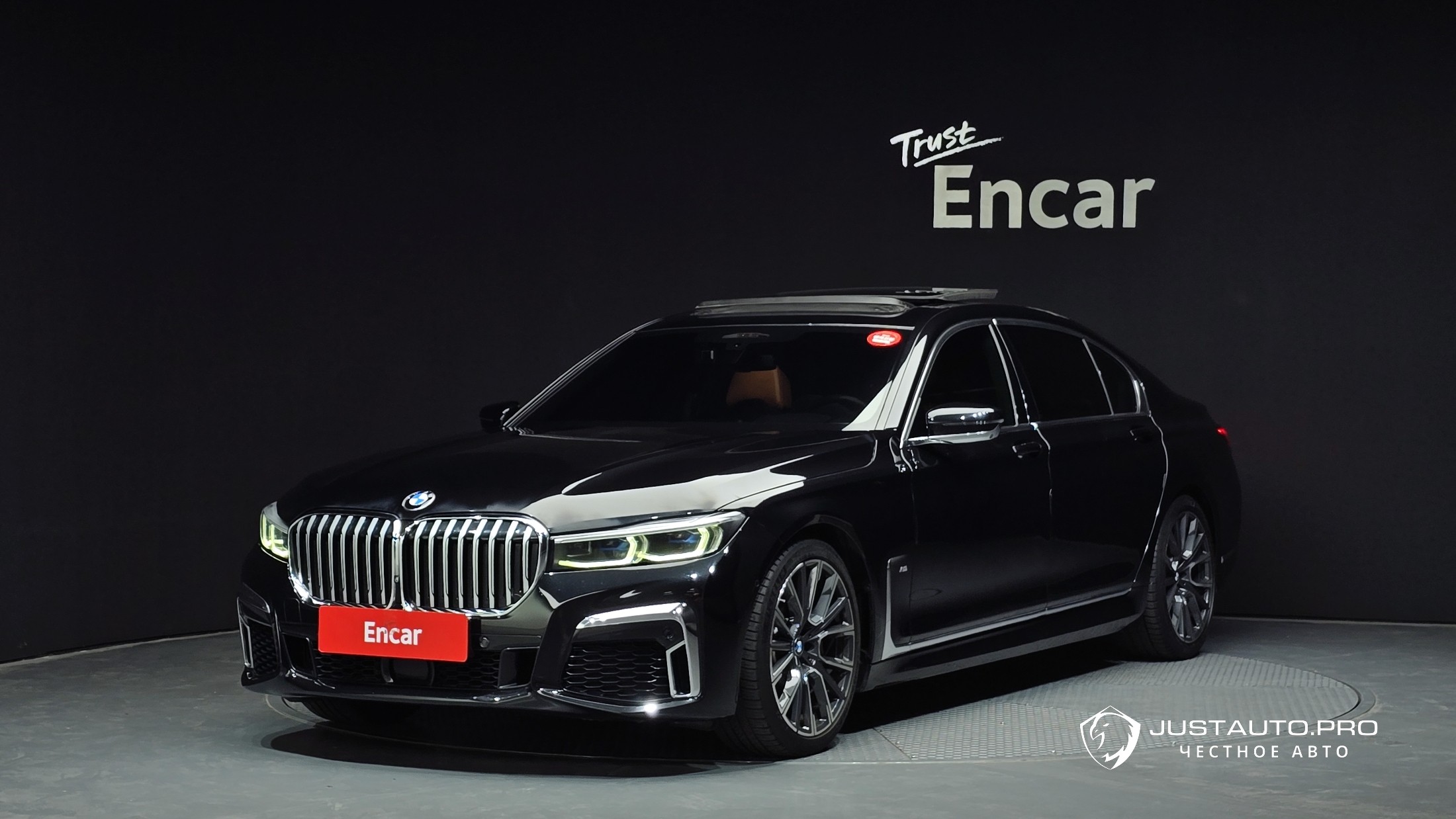 Автомобиль BMW 7-Series