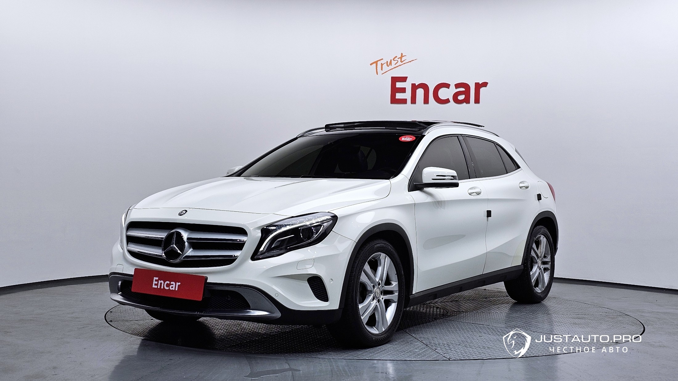Автомобиль Mercedes-Benz GLA-Class