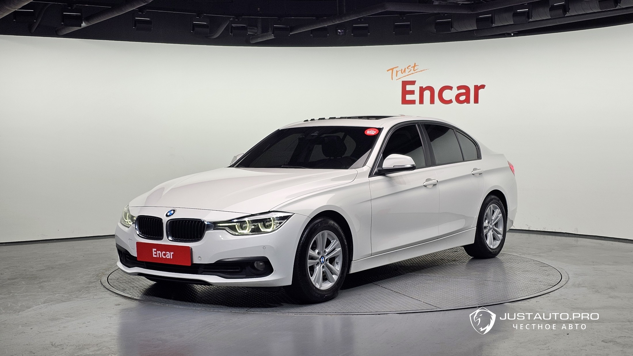 Автомобиль BMW 3-Series