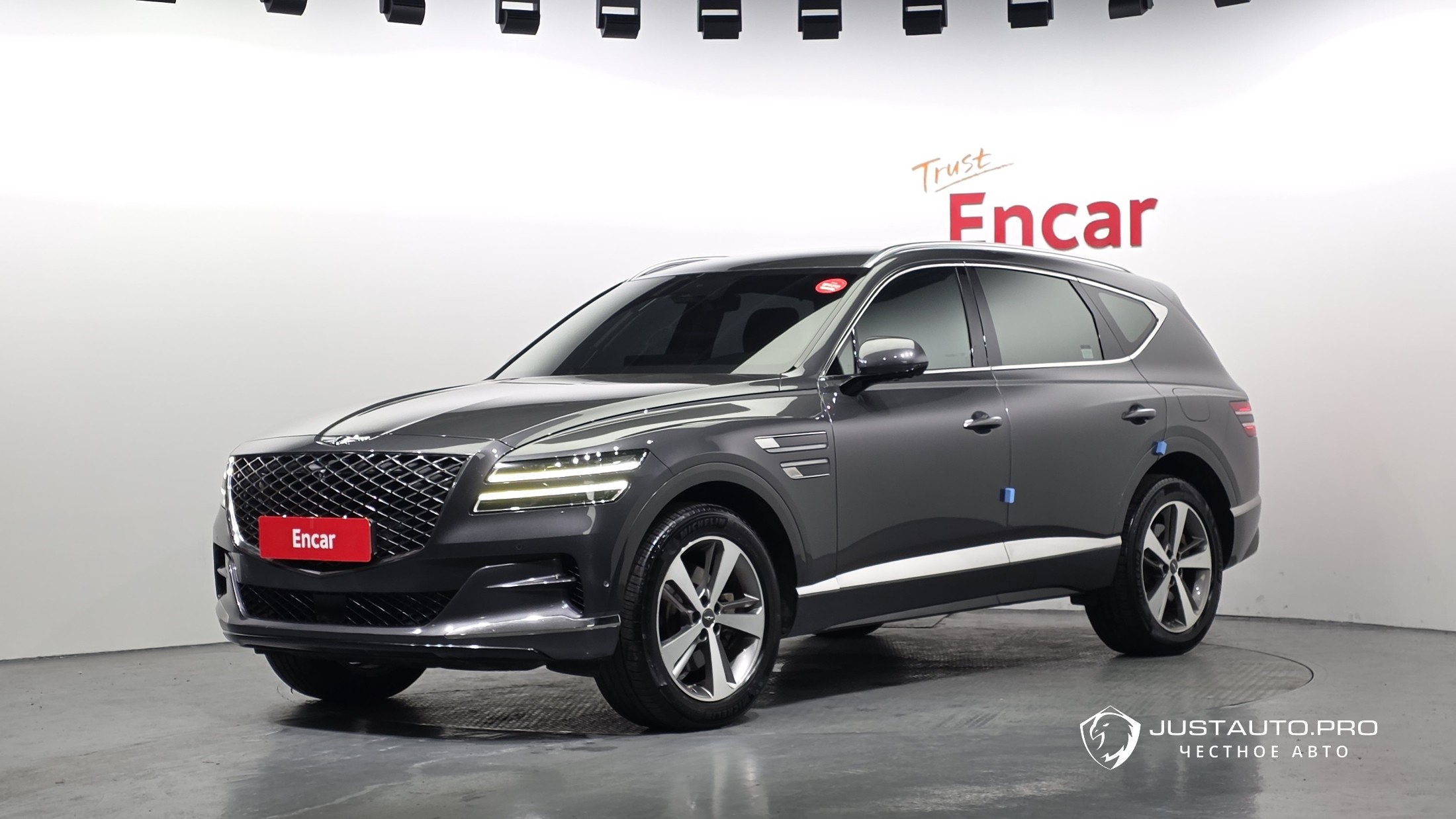 Автомобиль Genesis GV80