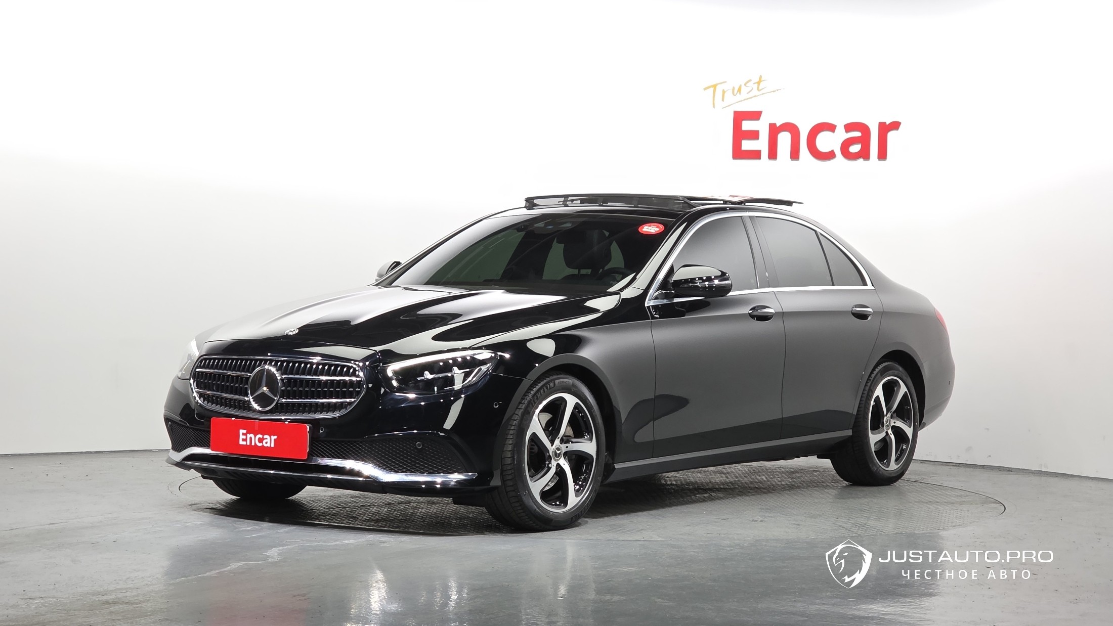 Автомобиль Mercedes-Benz E-Class