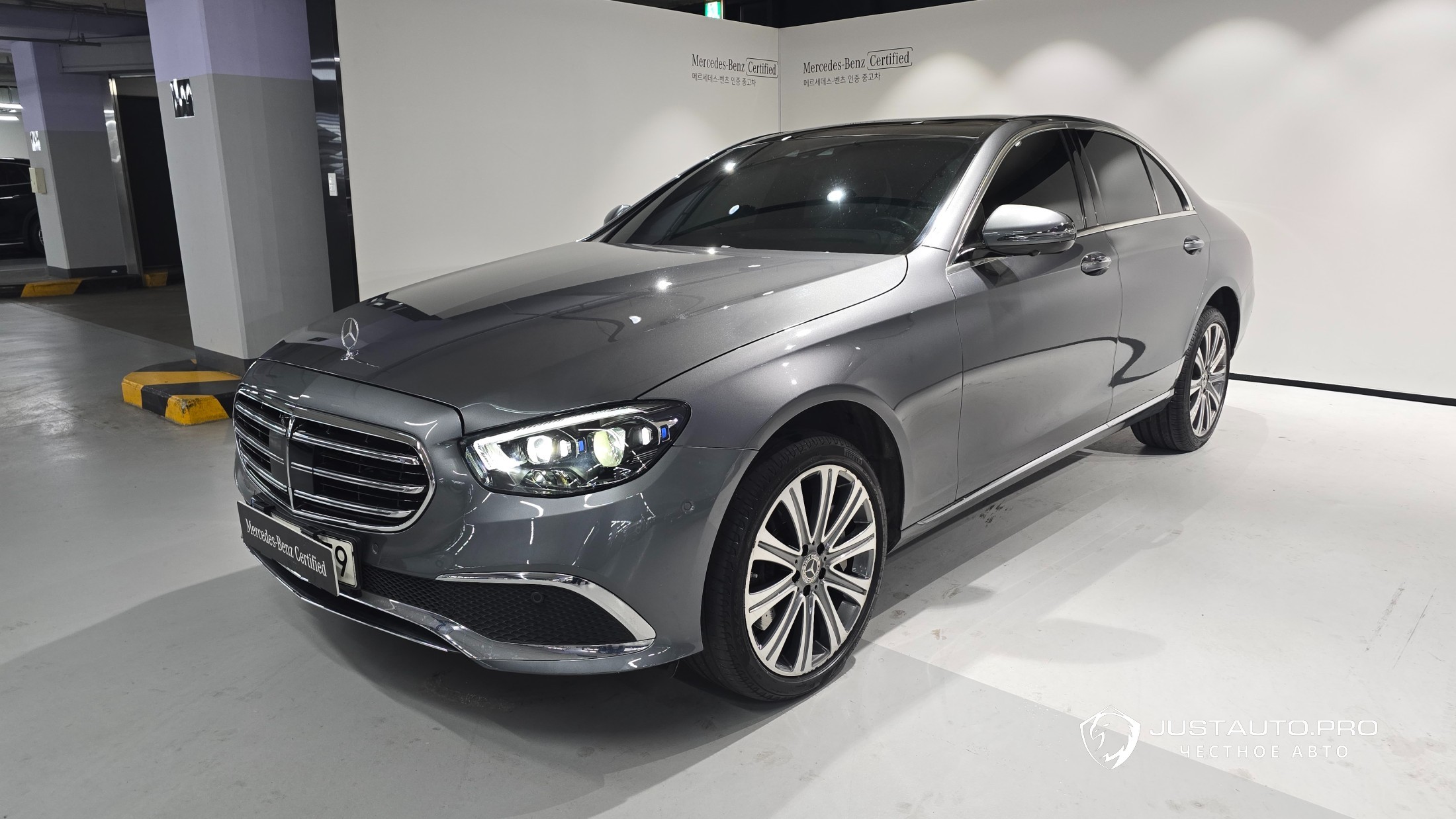 Автомобиль Mercedes-Benz E-Class
