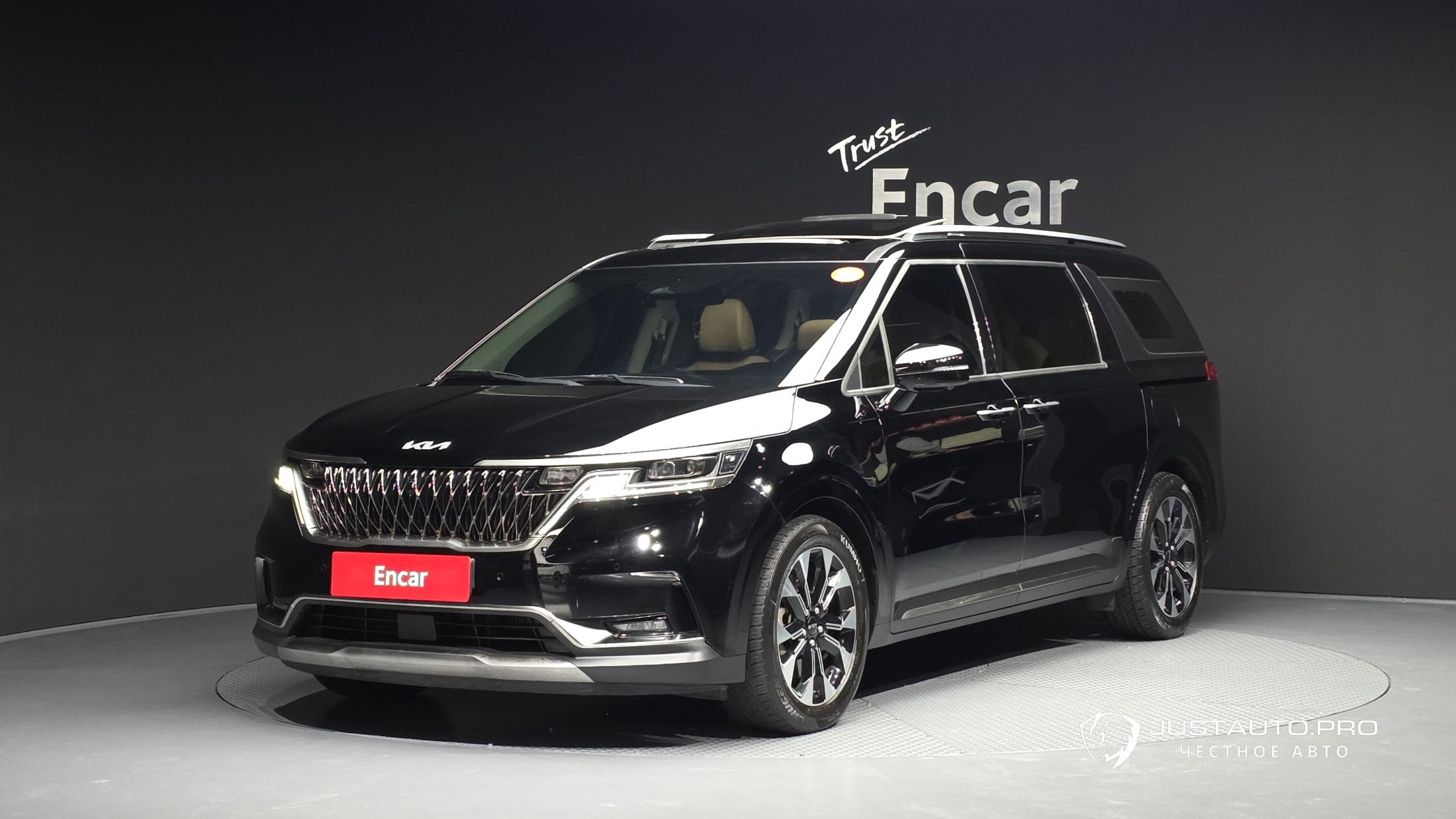 Автомобиль Kia Canival