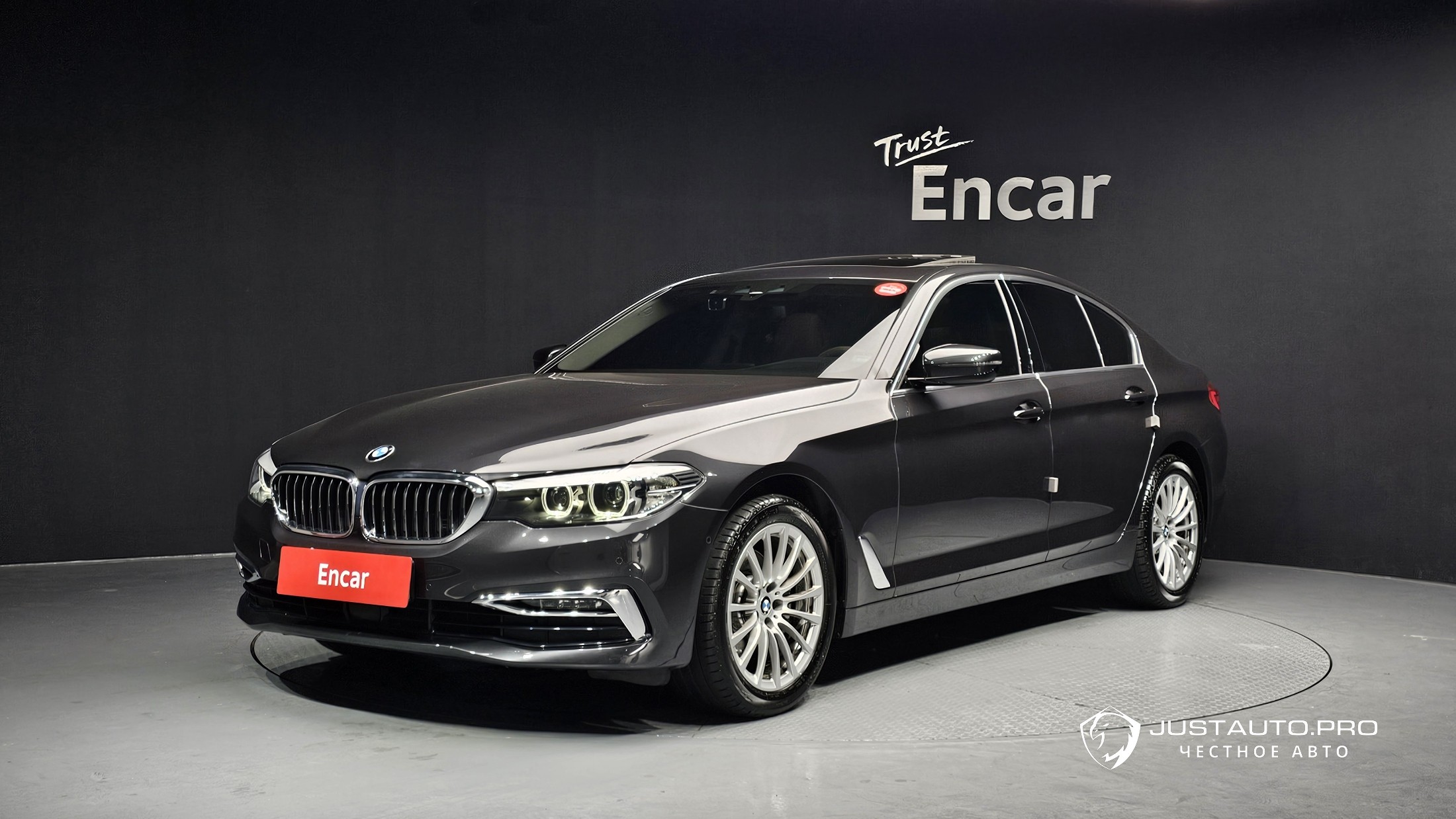 Автомобиль BMW 5-Series