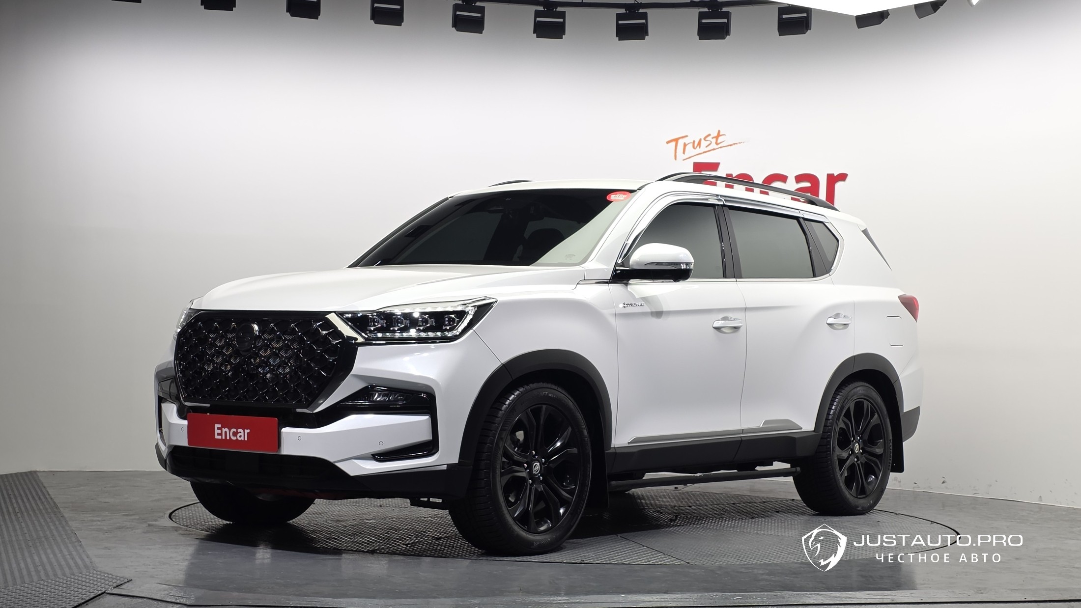 Автомобиль KG_Mobility_Ssangyong Rexton