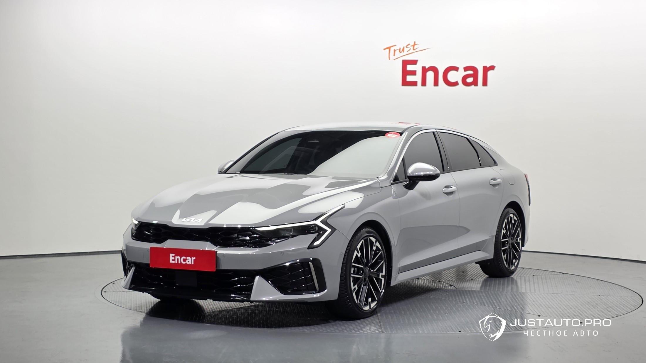 Автомобиль Kia K5
