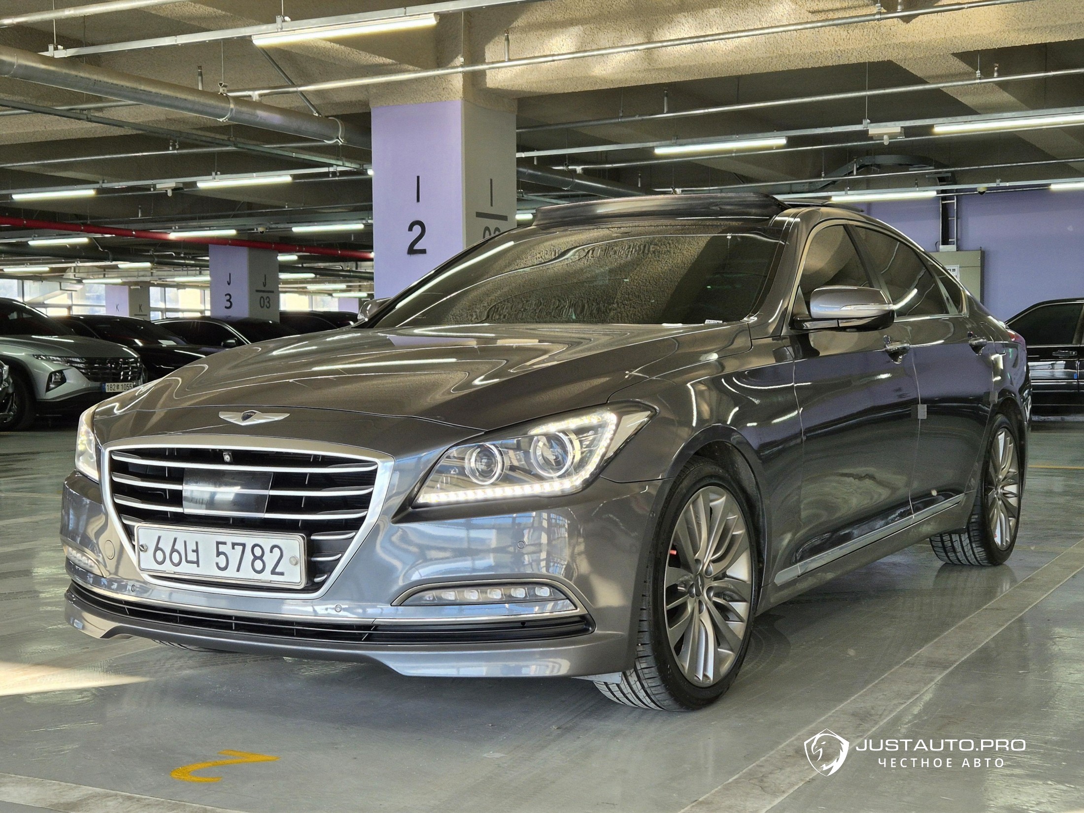 Автомобиль Hyundai Genesis