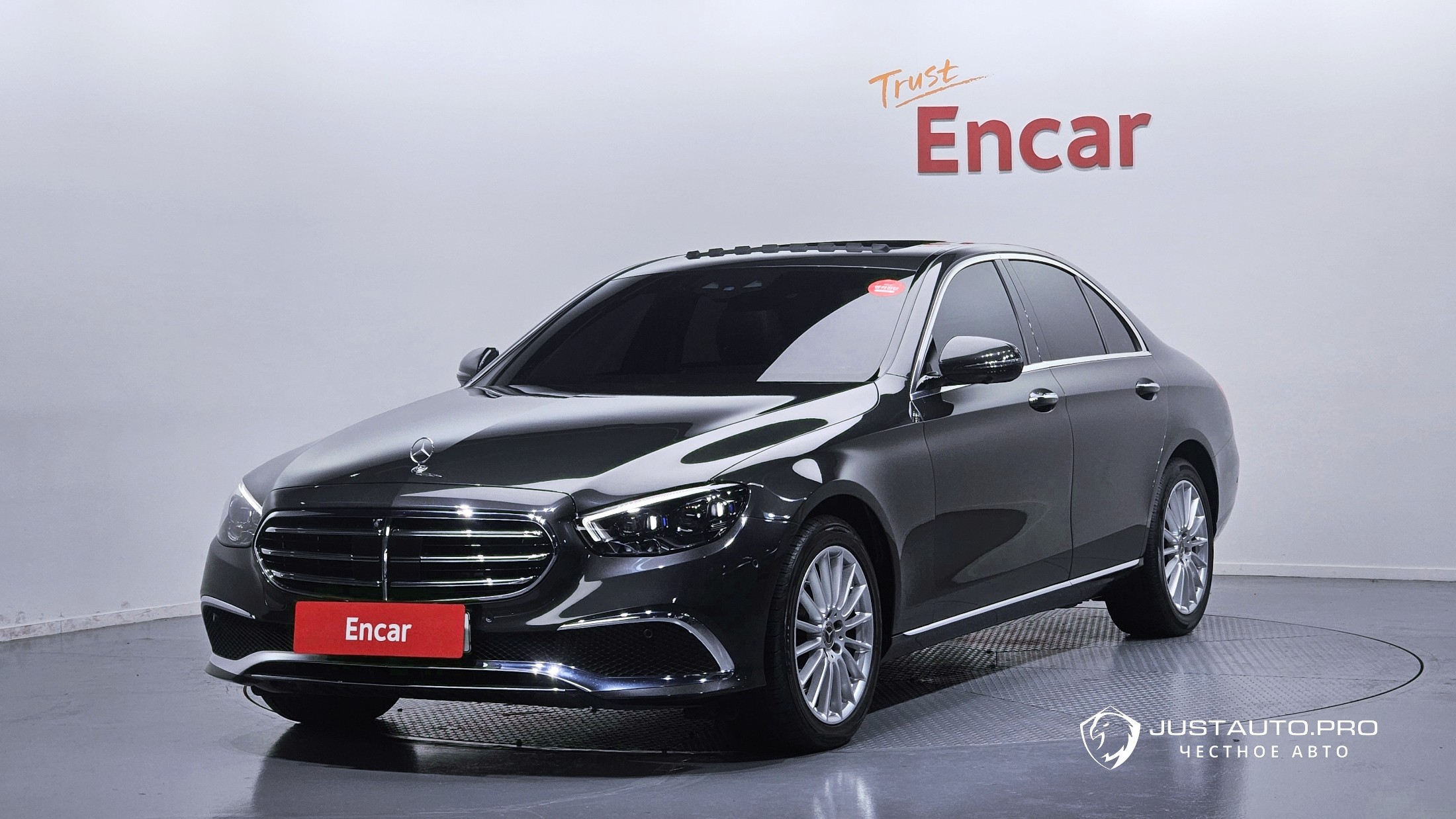 Автомобиль Mercedes-Benz E-Class