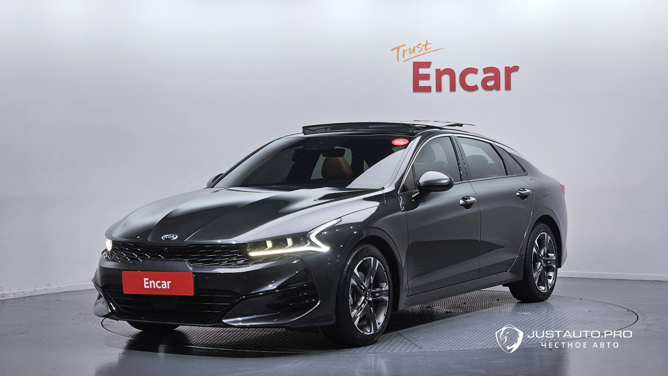 Автомобиль Kia K5