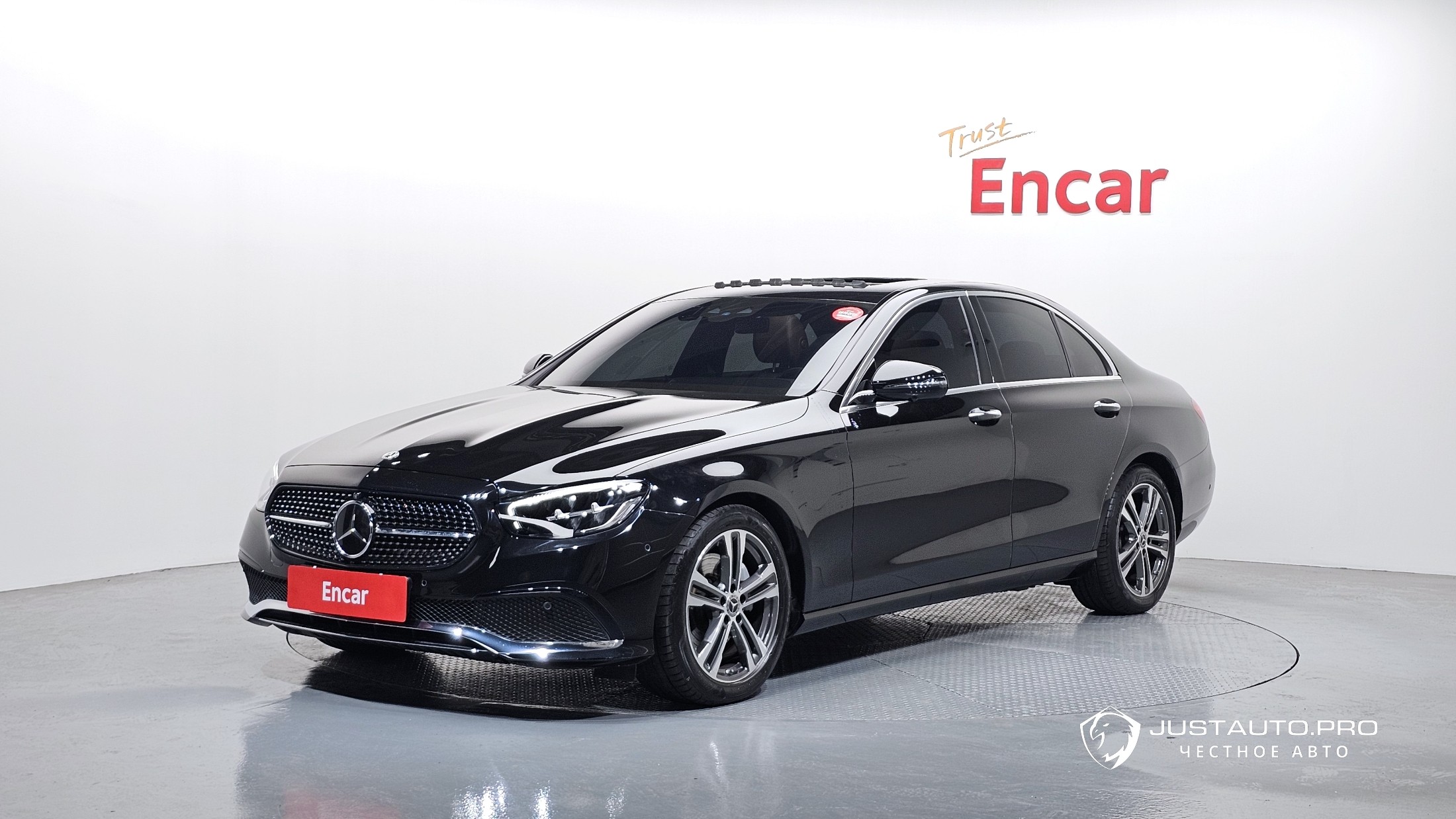 Автомобиль Mercedes-Benz E-Class