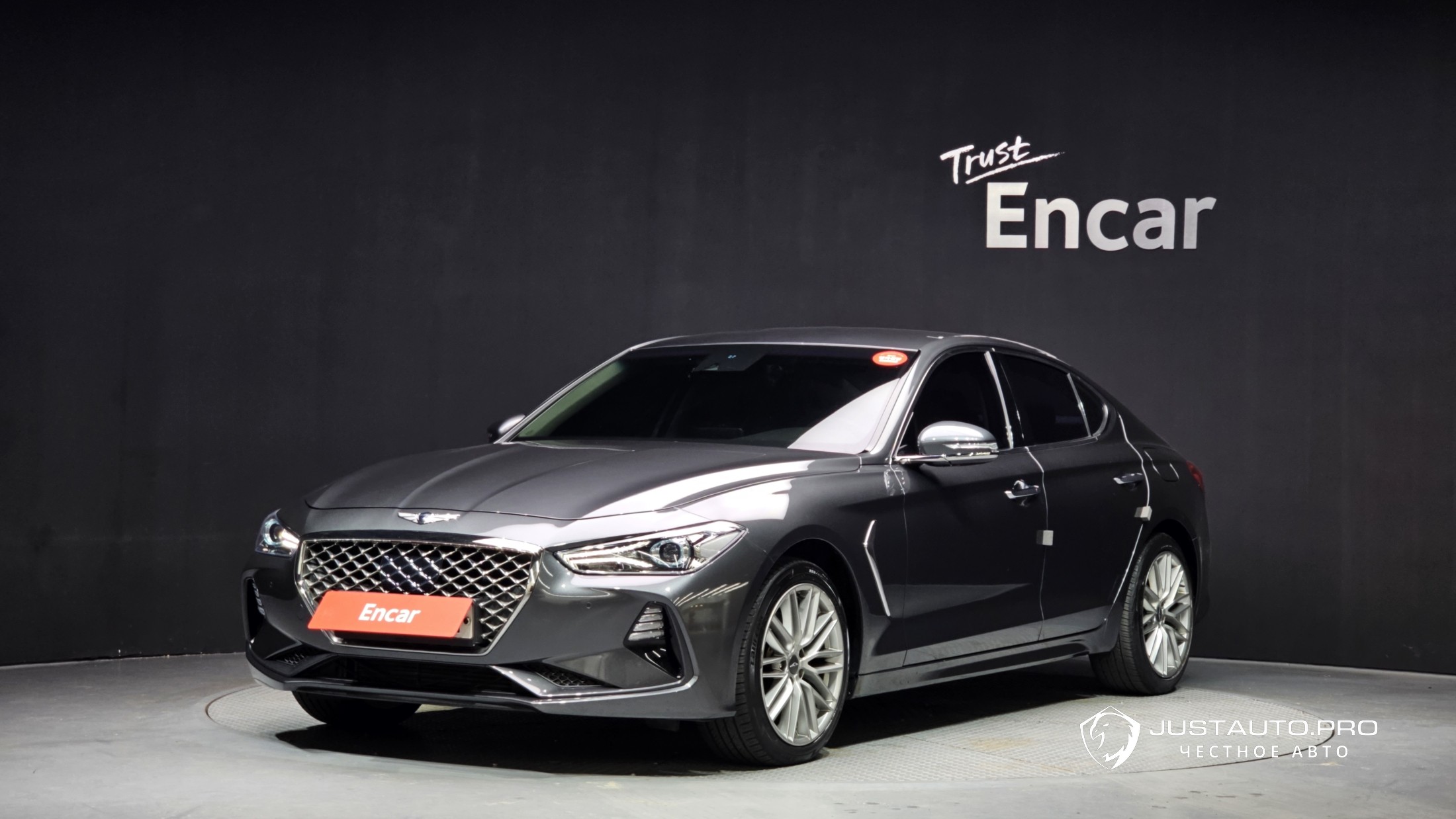 Автомобиль Genesis G70