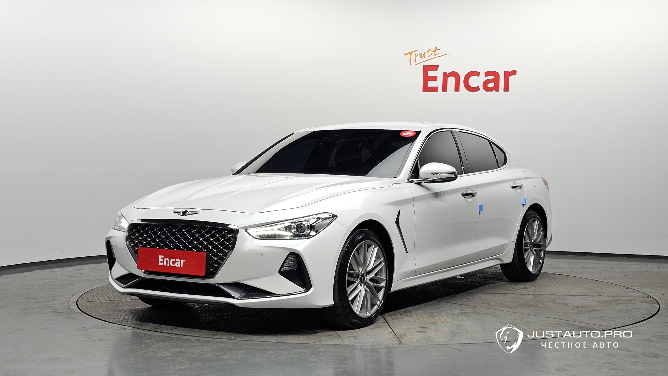 Автомобиль Genesis G70
