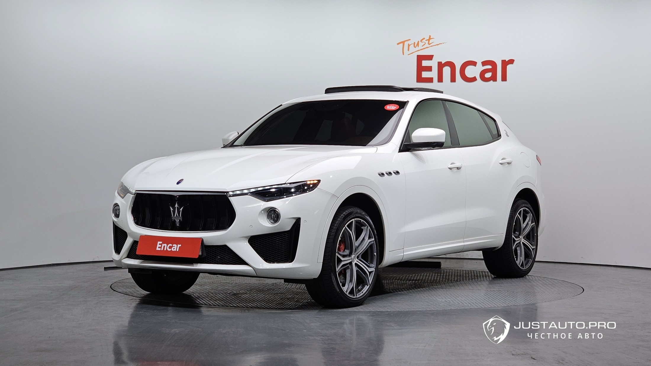 Автомобиль Maserati Levante