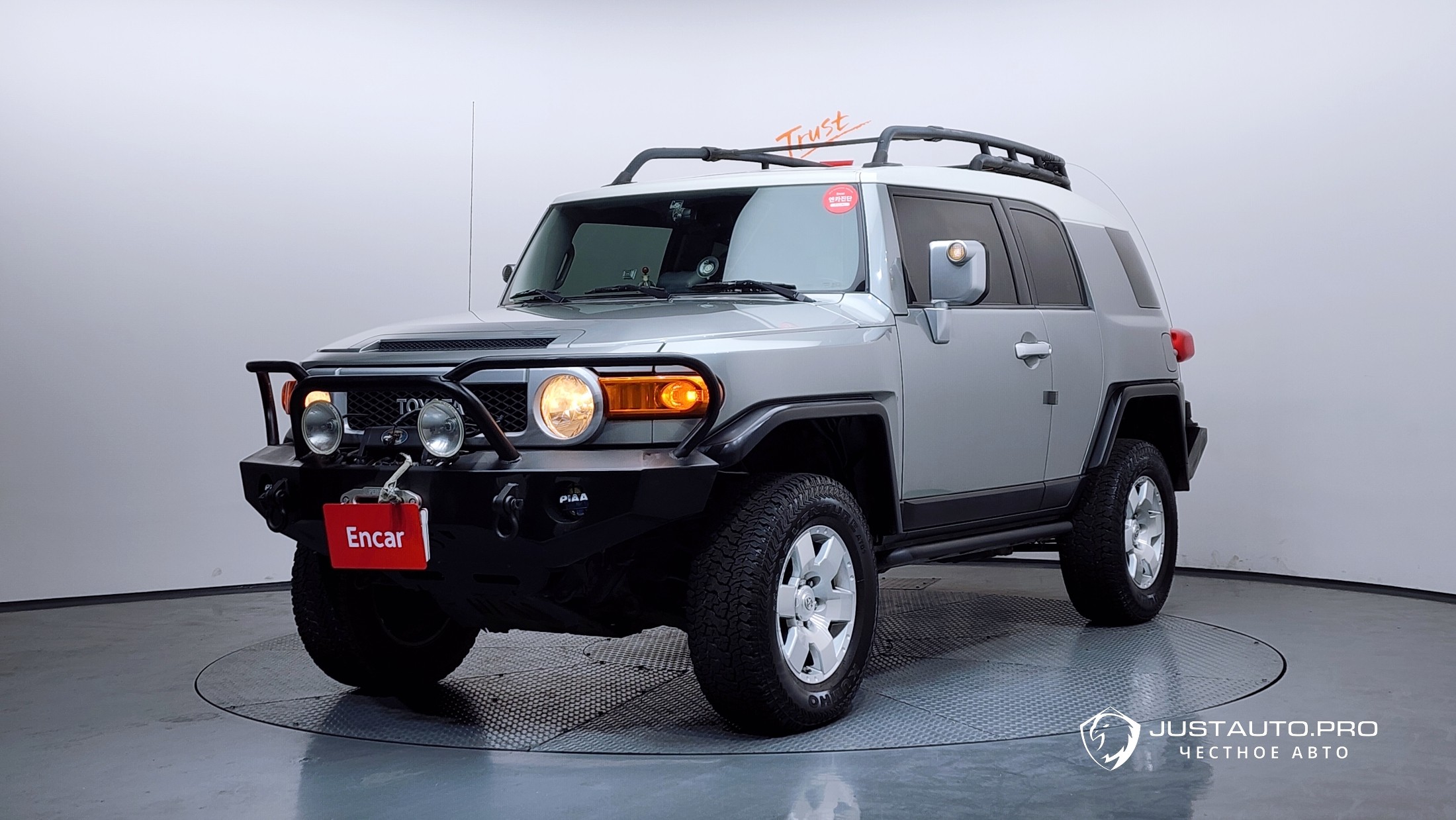 Автомобиль Toyota FJ Cruiser