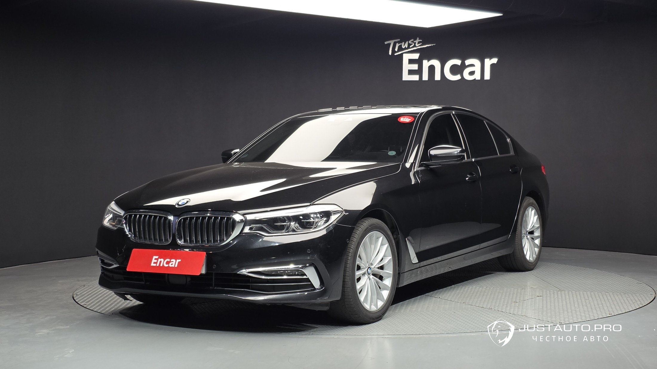 Автомобиль BMW 5-Series