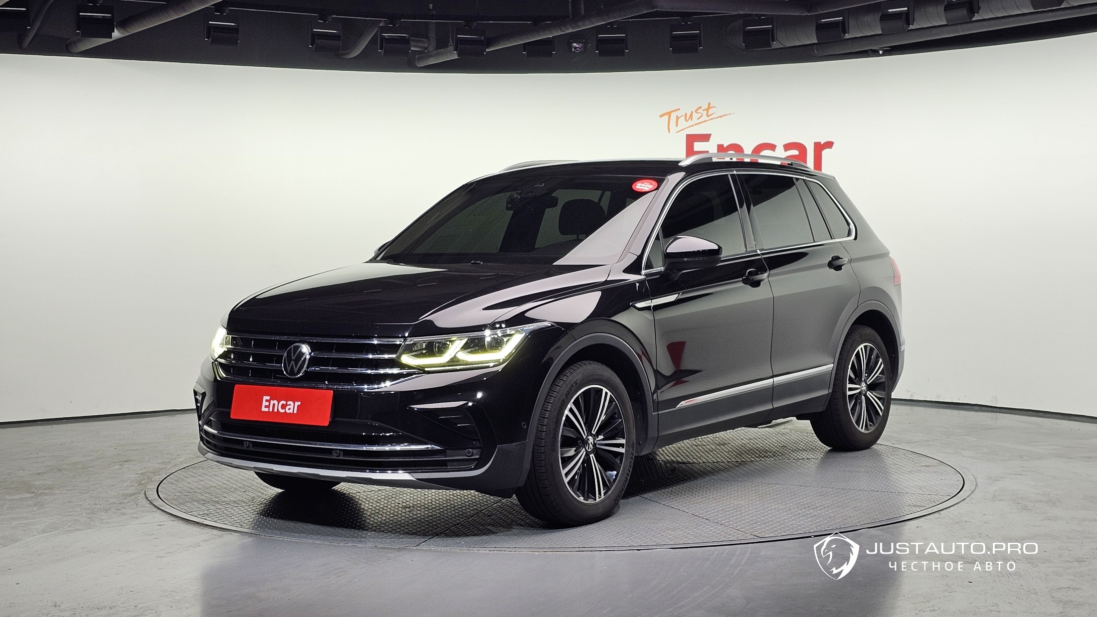 Автомобиль Volkswagen Tiguan