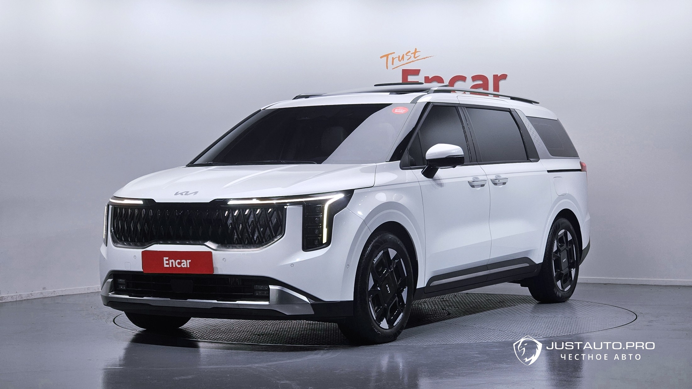 Автомобиль Kia Canival