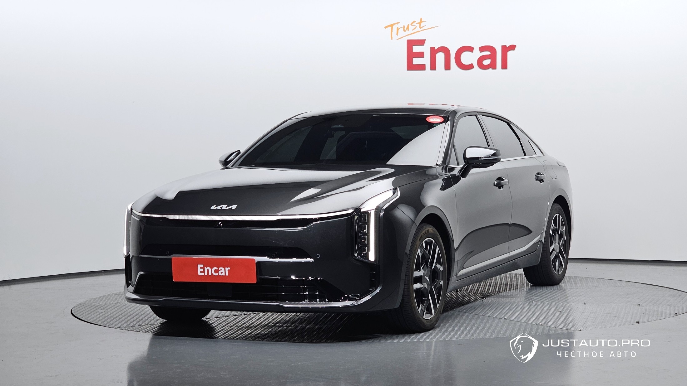 Автомобиль Kia K8