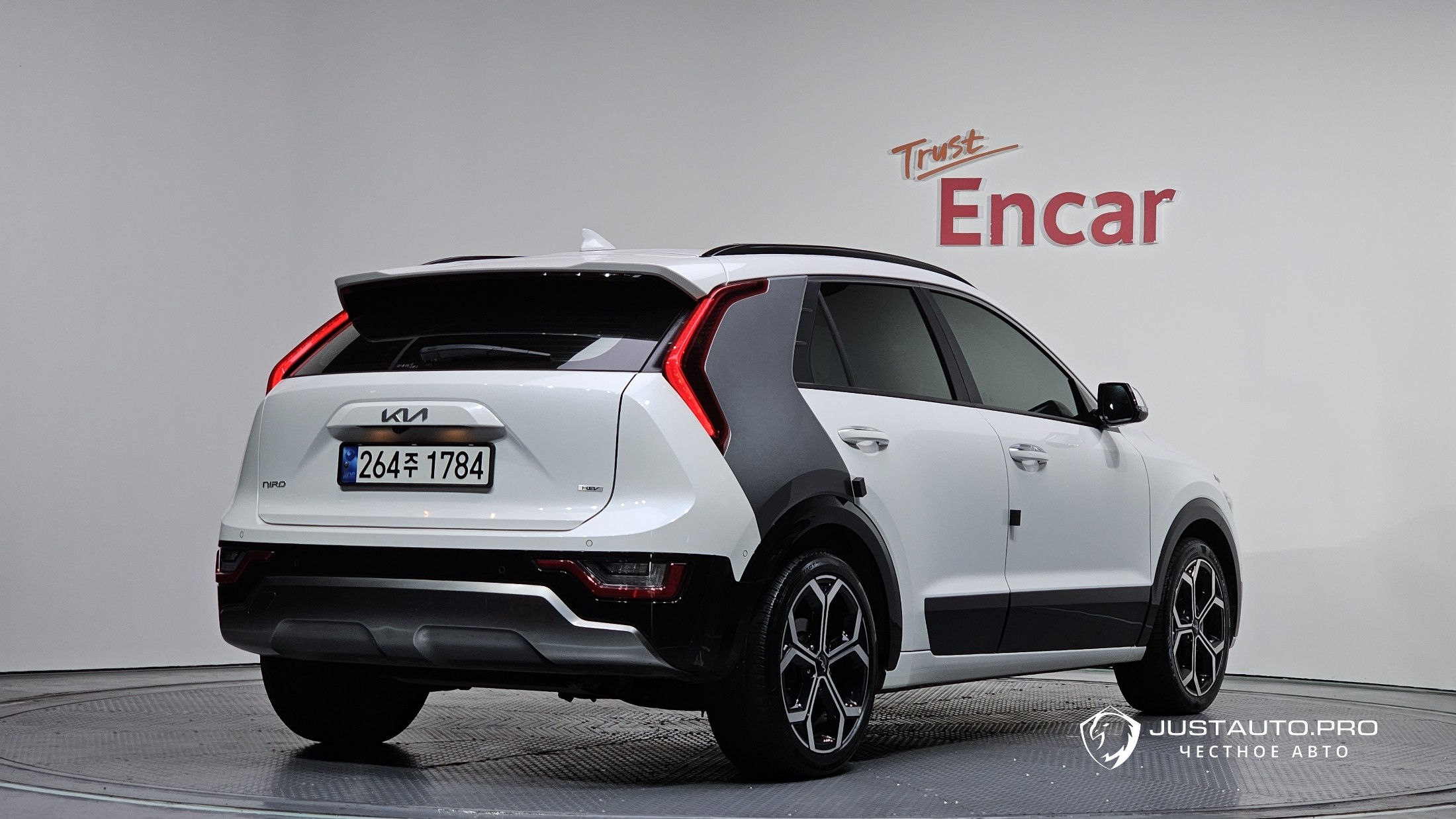 Автомобиль Kia Niro