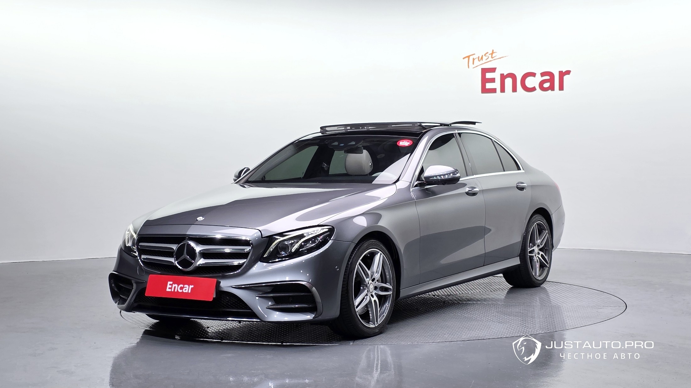 Автомобиль Mercedes-Benz E-Class