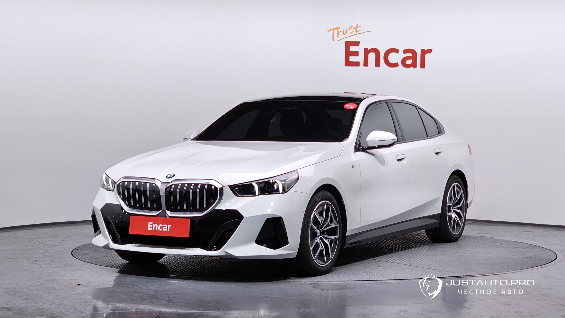 Автомобиль BMW 5-Series