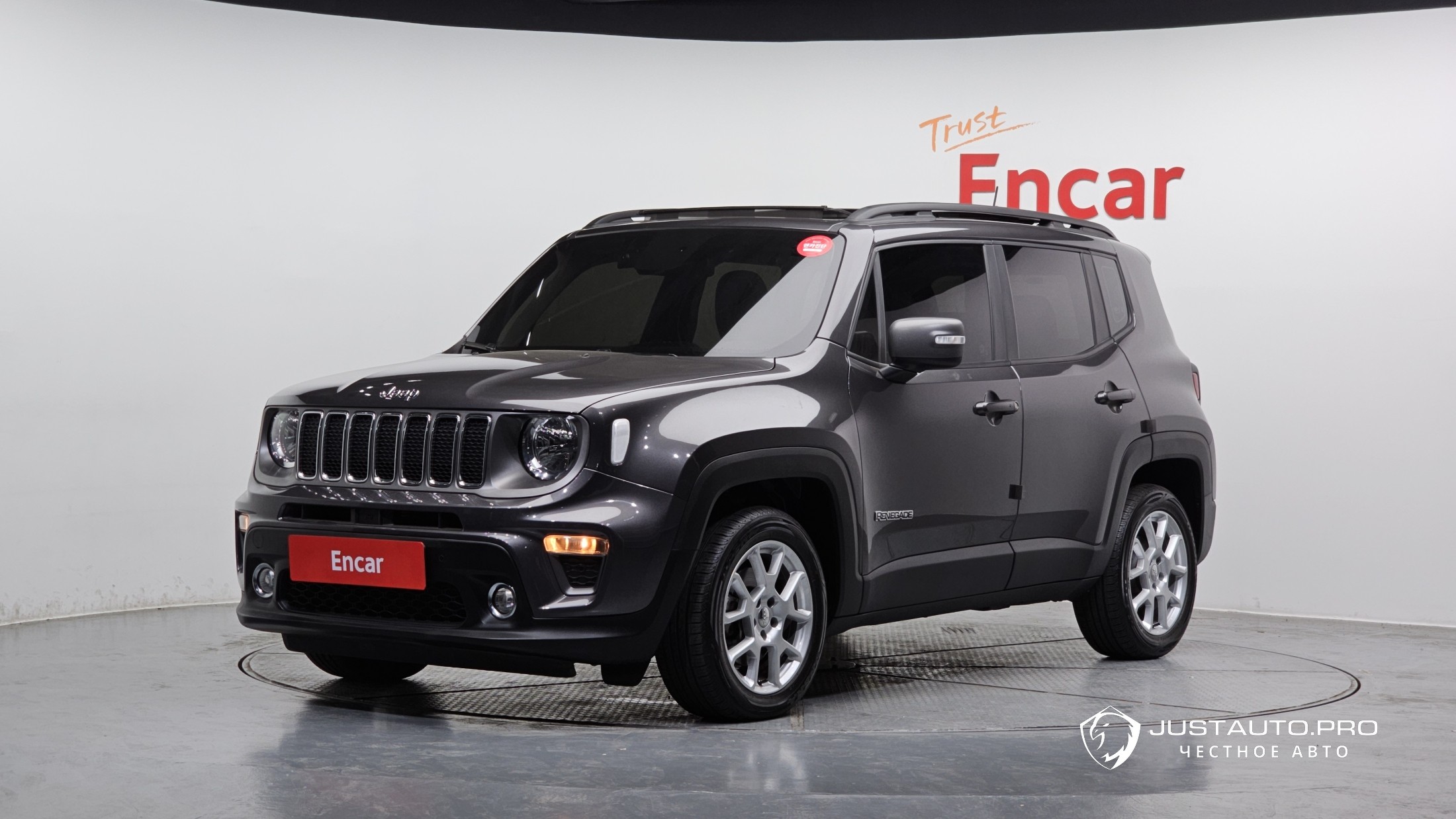 Автомобиль Jeep Renegade
