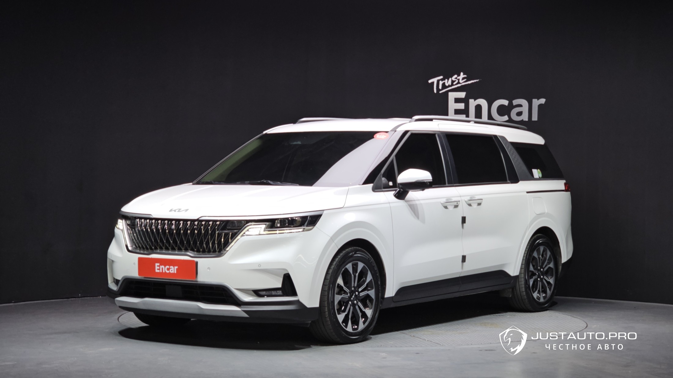 Автомобиль Kia Canival