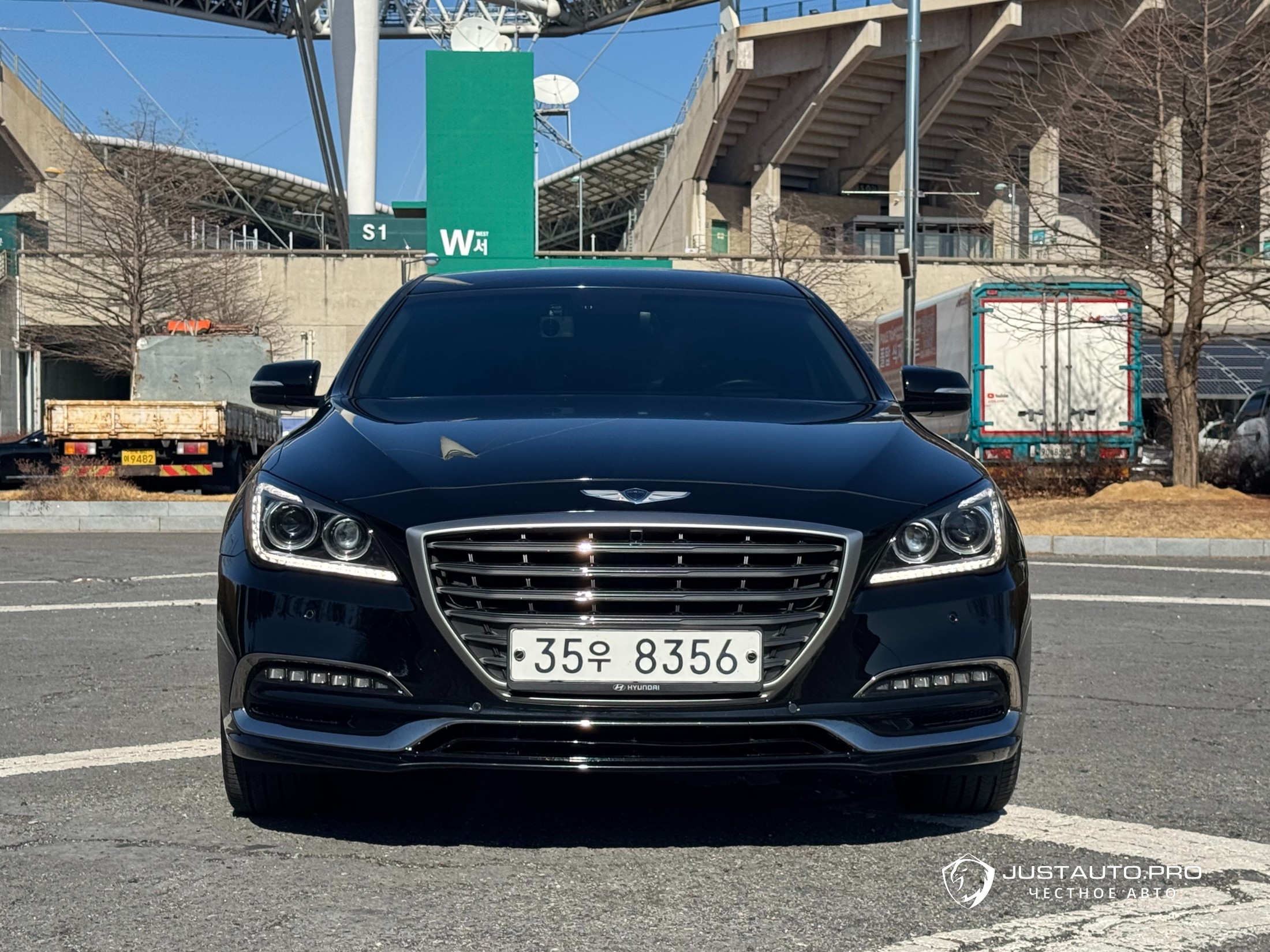 Автомобиль Hyundai Genesis