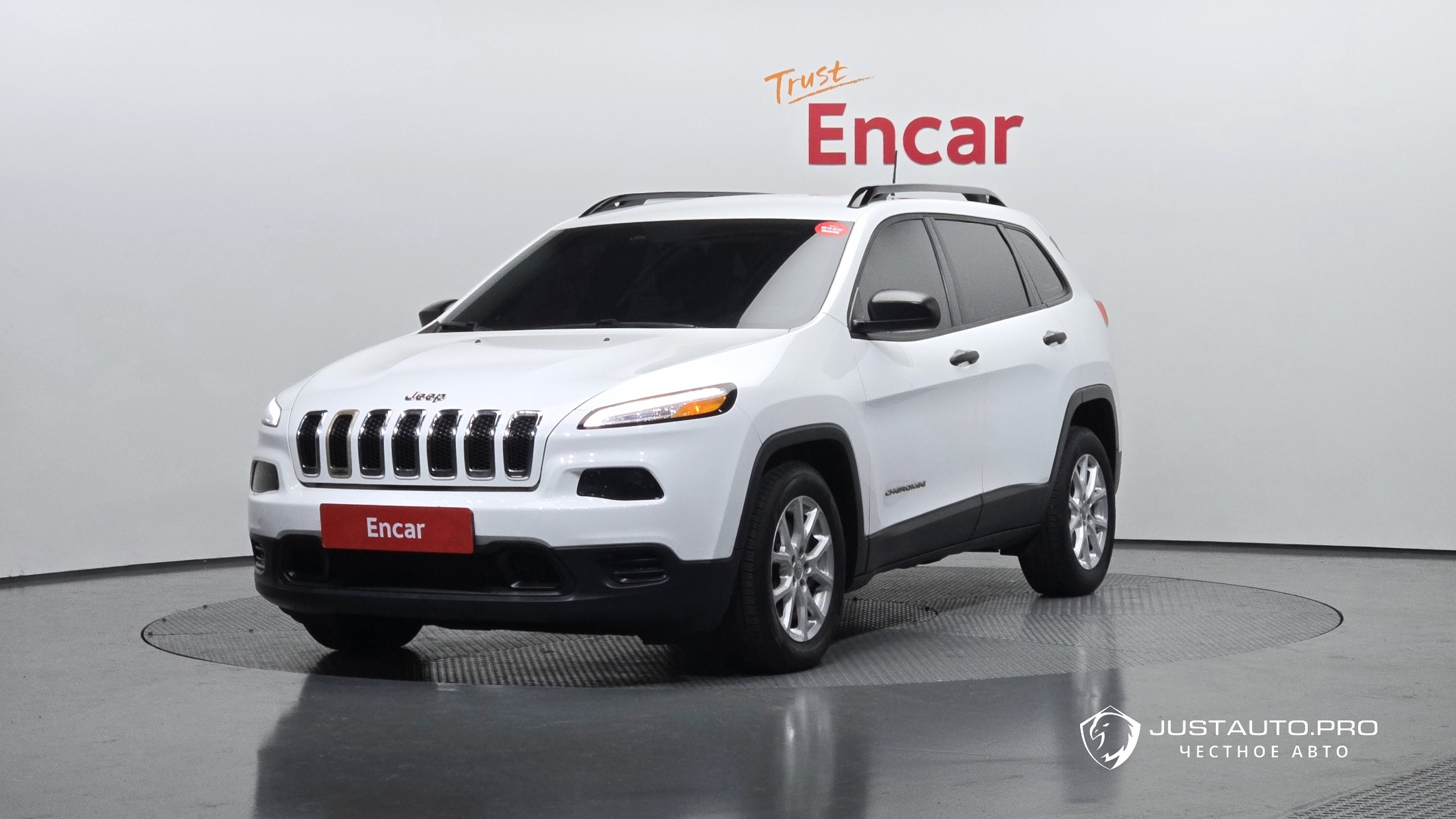 Автомобиль Jeep Cherokee