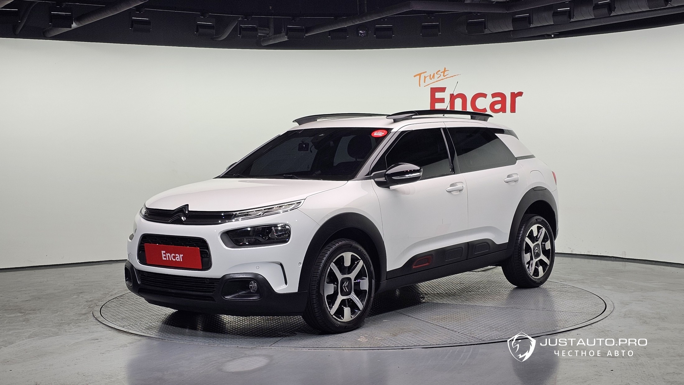 Автомобиль Citroen-DS C4 CACTUS