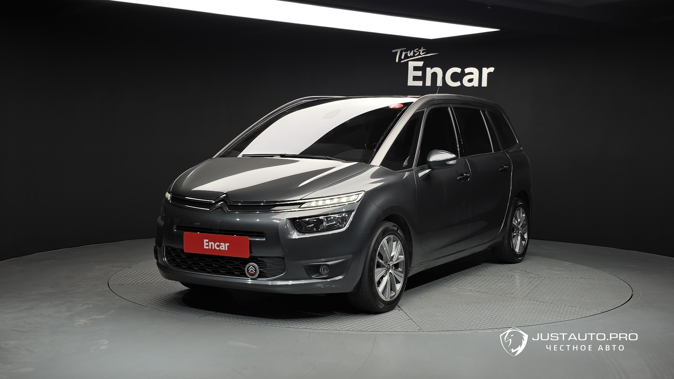 Автомобиль Citroen-DS C4 Picasso