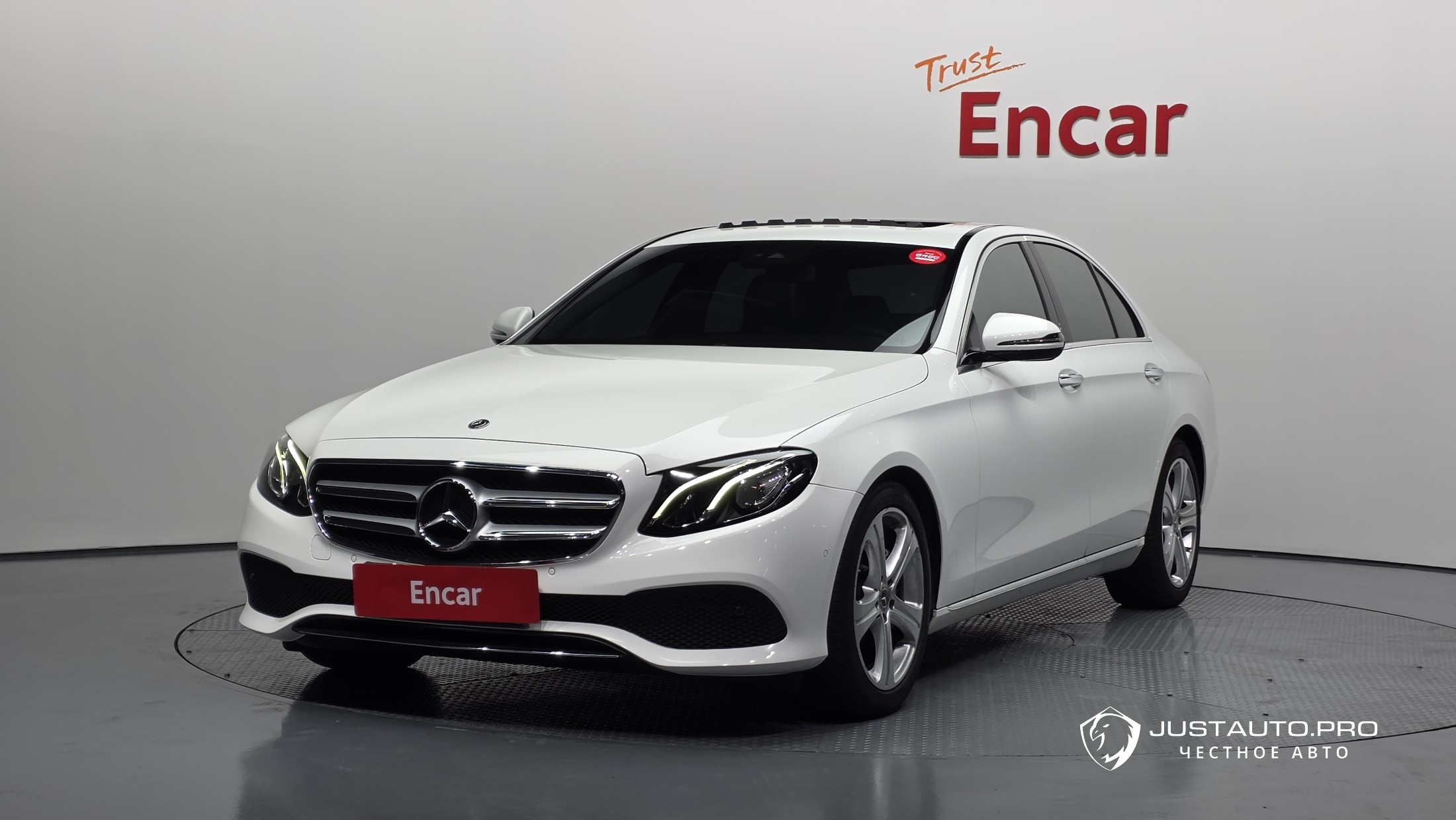 Автомобиль Mercedes-Benz E-Class