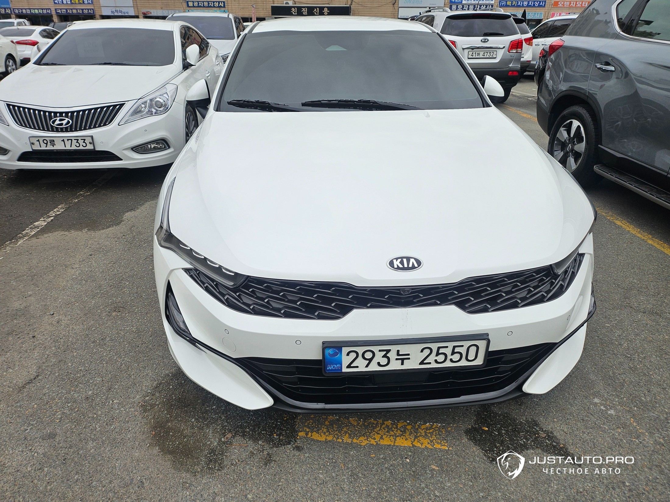 Автомобиль Kia K5