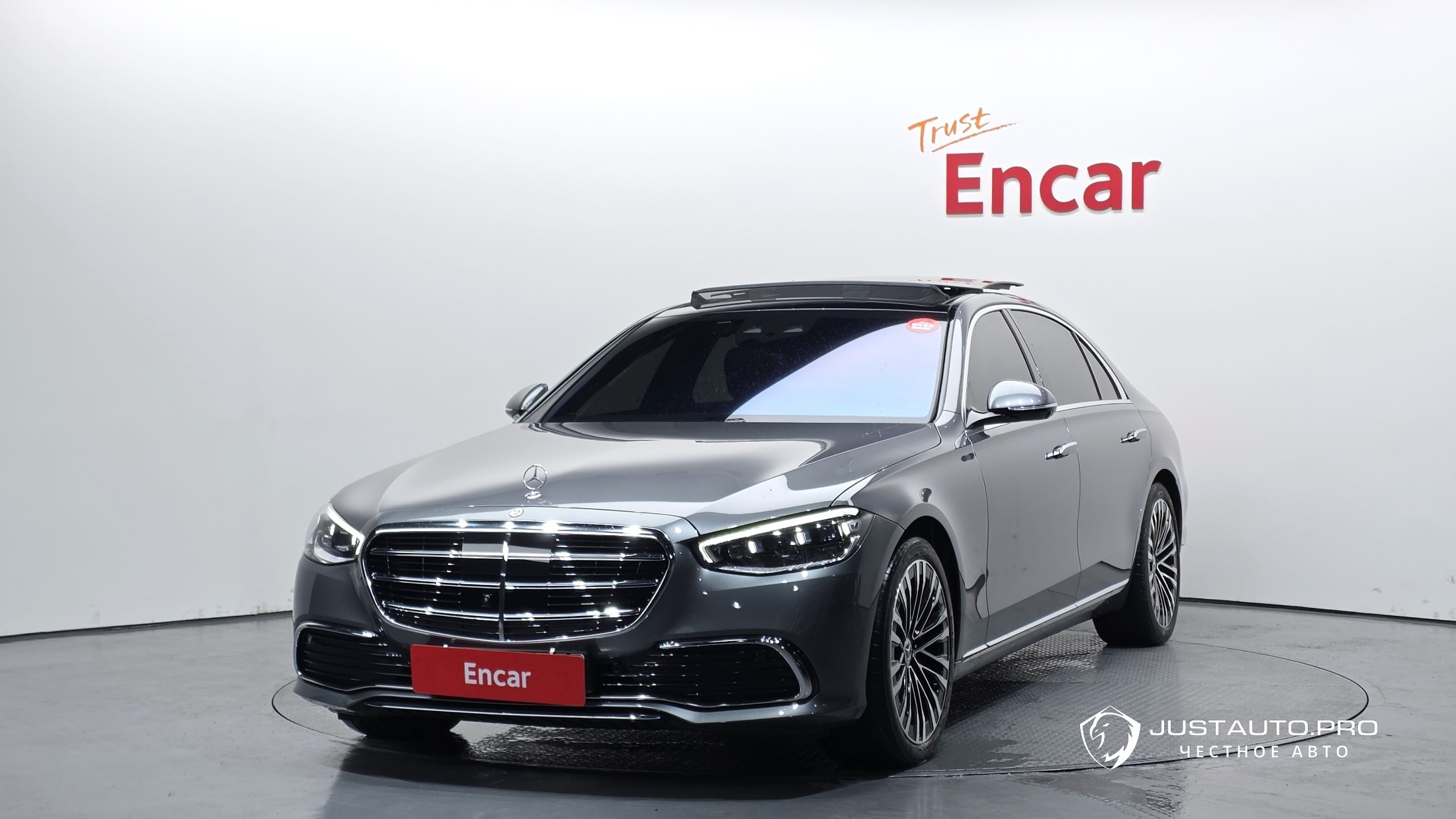 Автомобиль Mercedes-Benz S-Class