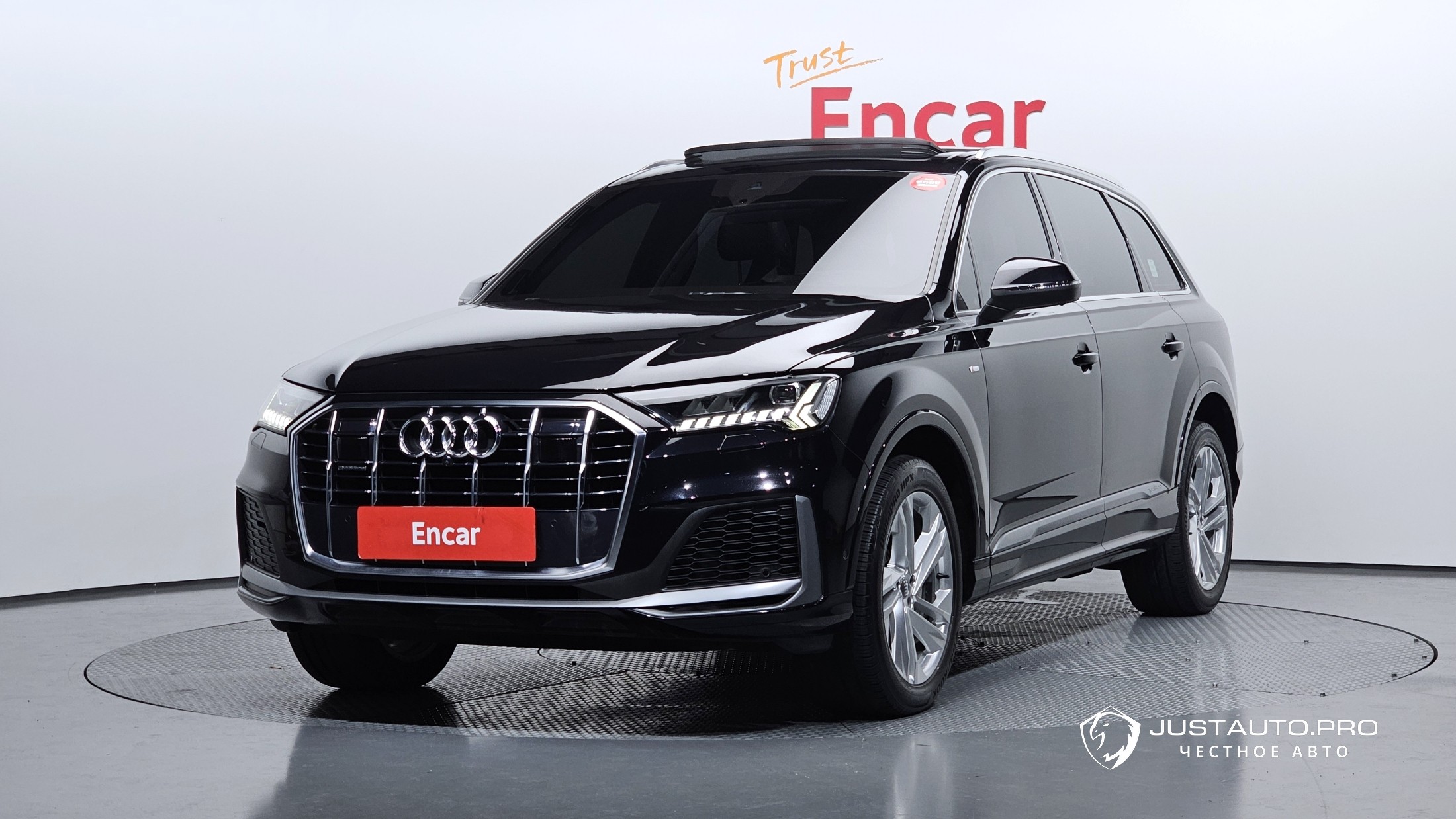 Автомобиль Audi Q7