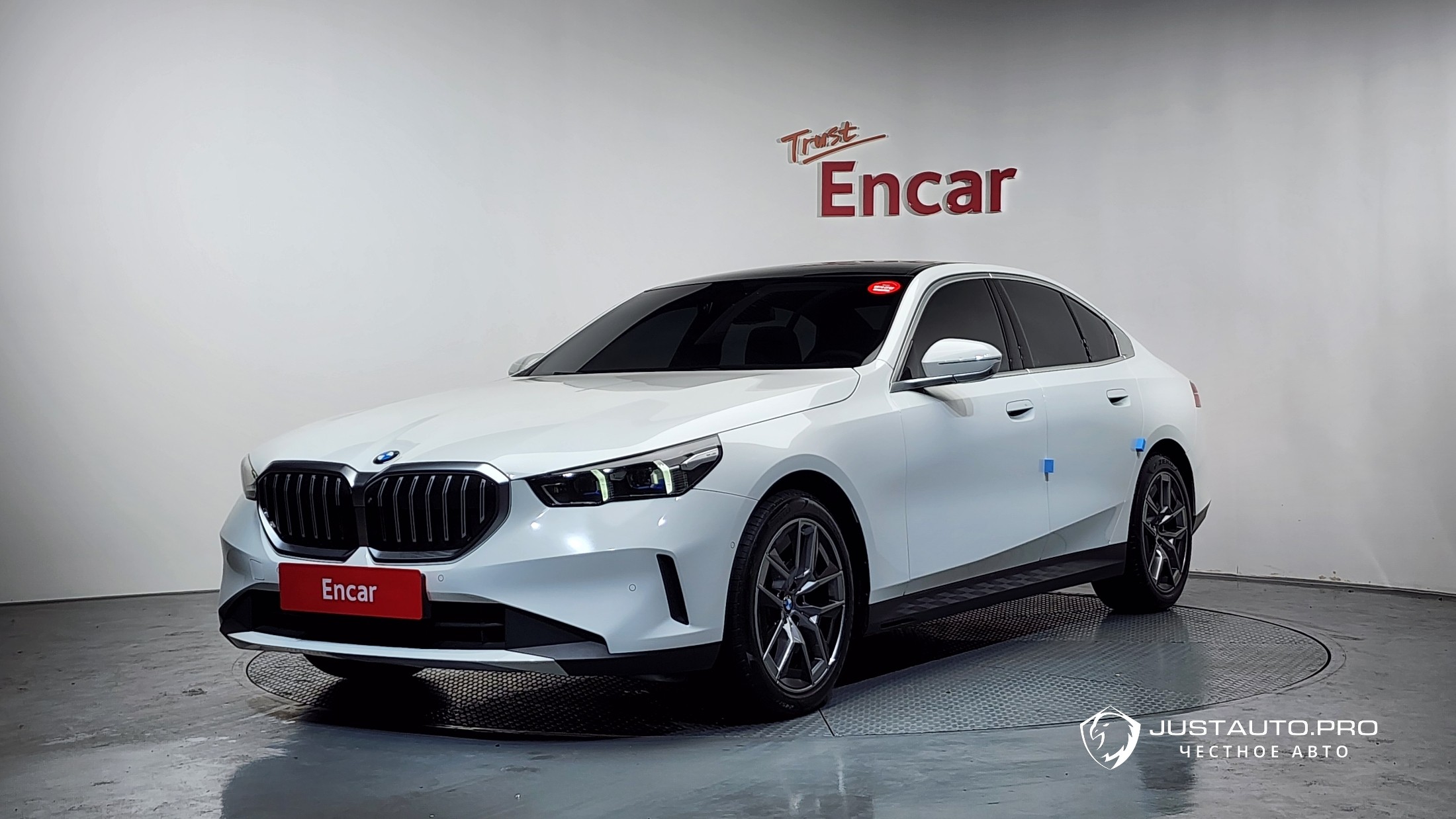 Автомобиль BMW 5-Series