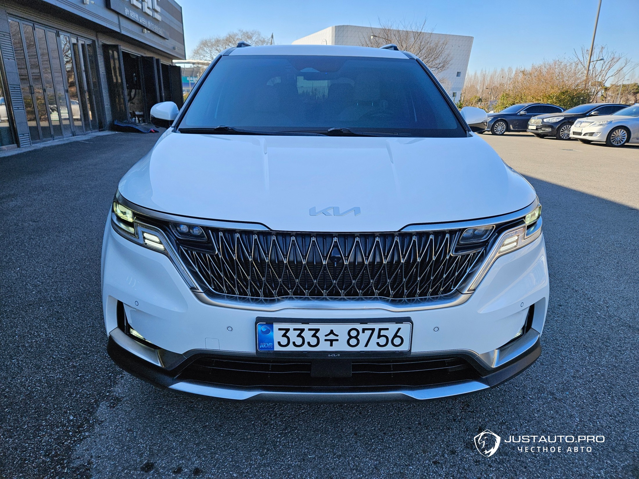 Автомобиль Kia Canival