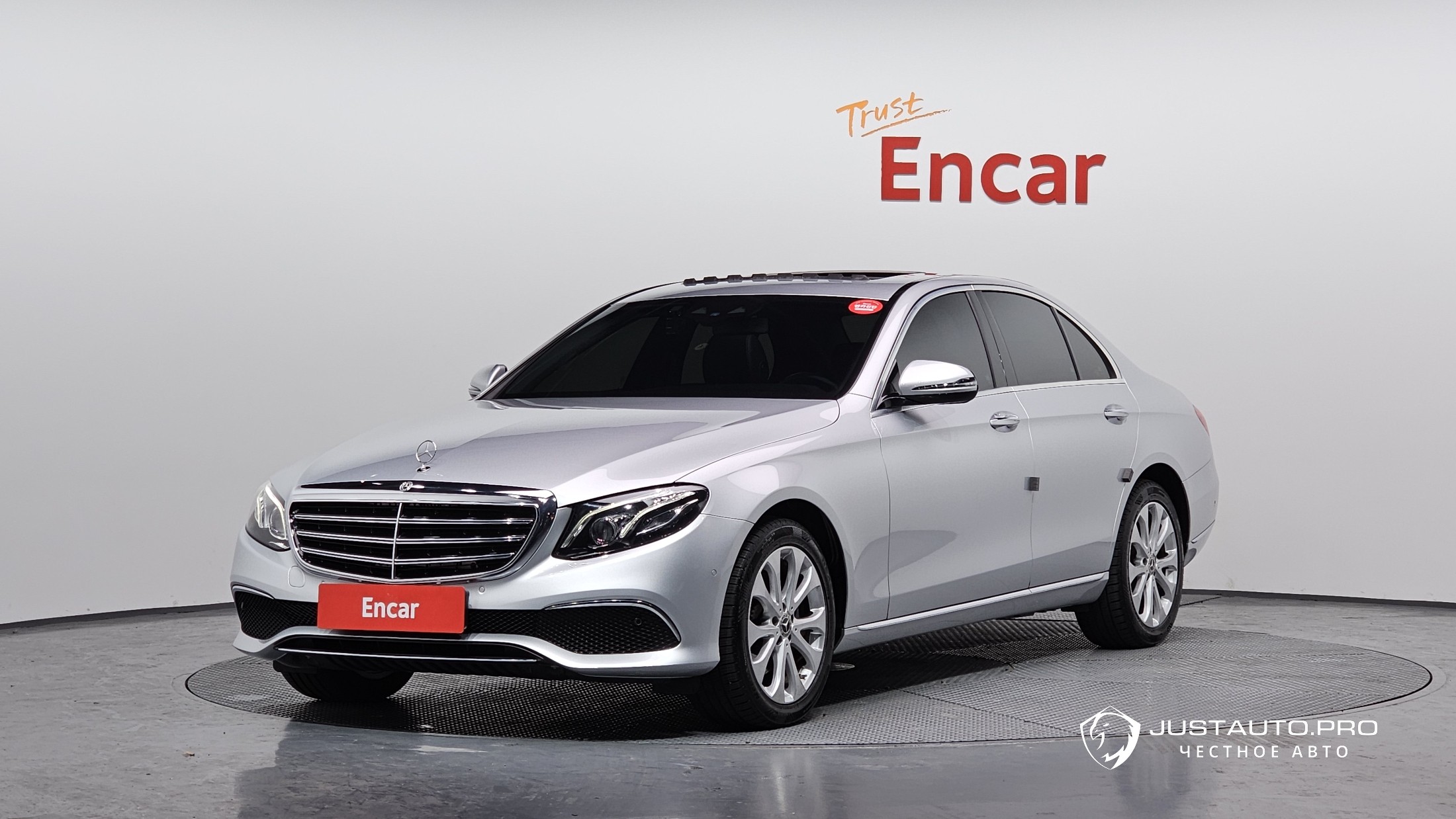 Автомобиль Mercedes-Benz E-Class