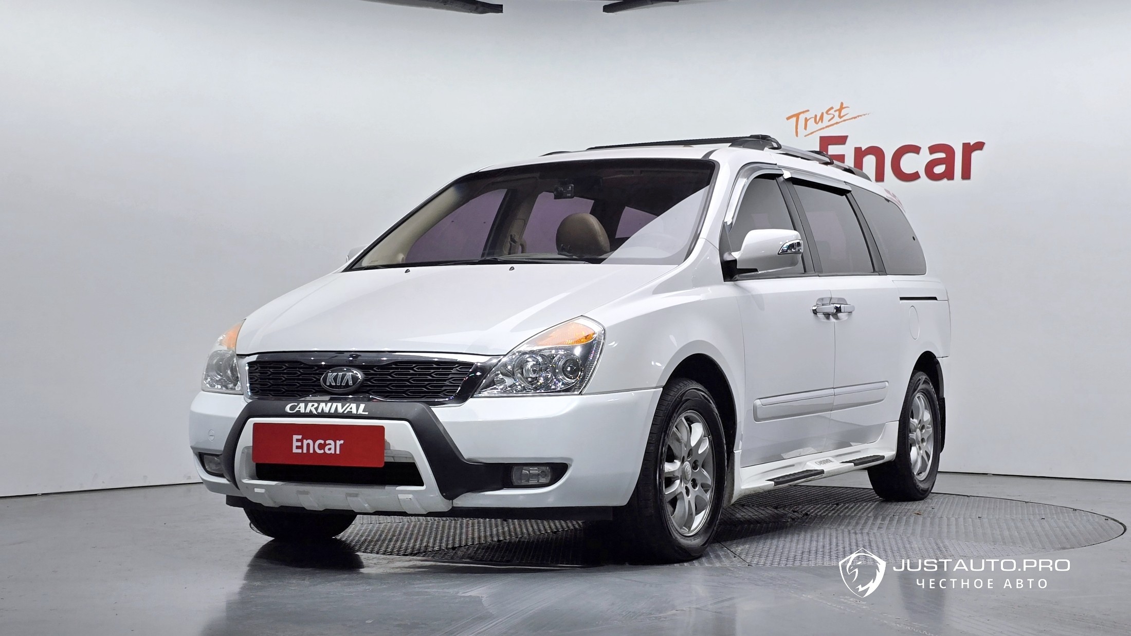 Автомобиль Kia Canival