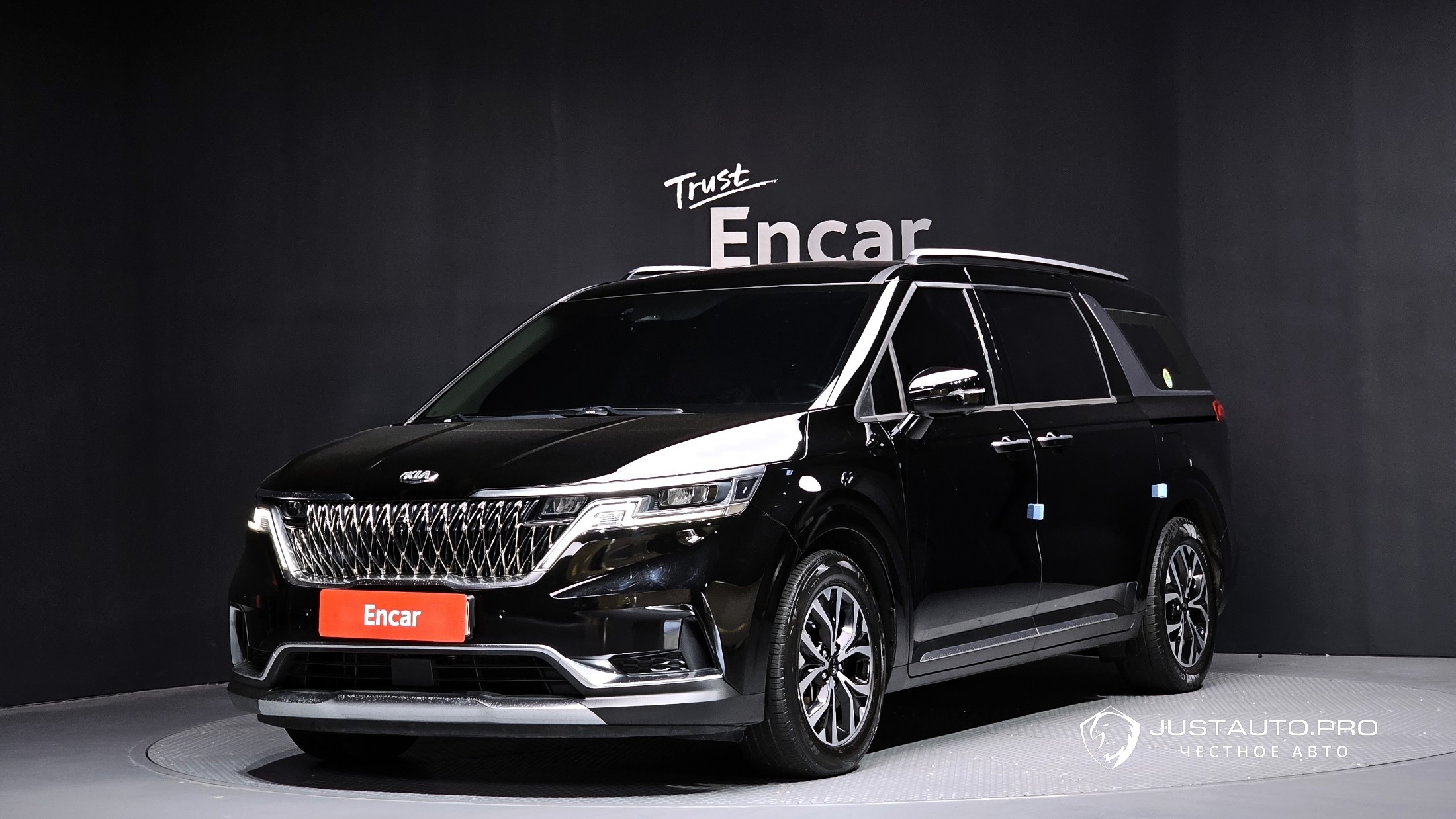 Автомобиль Kia Canival