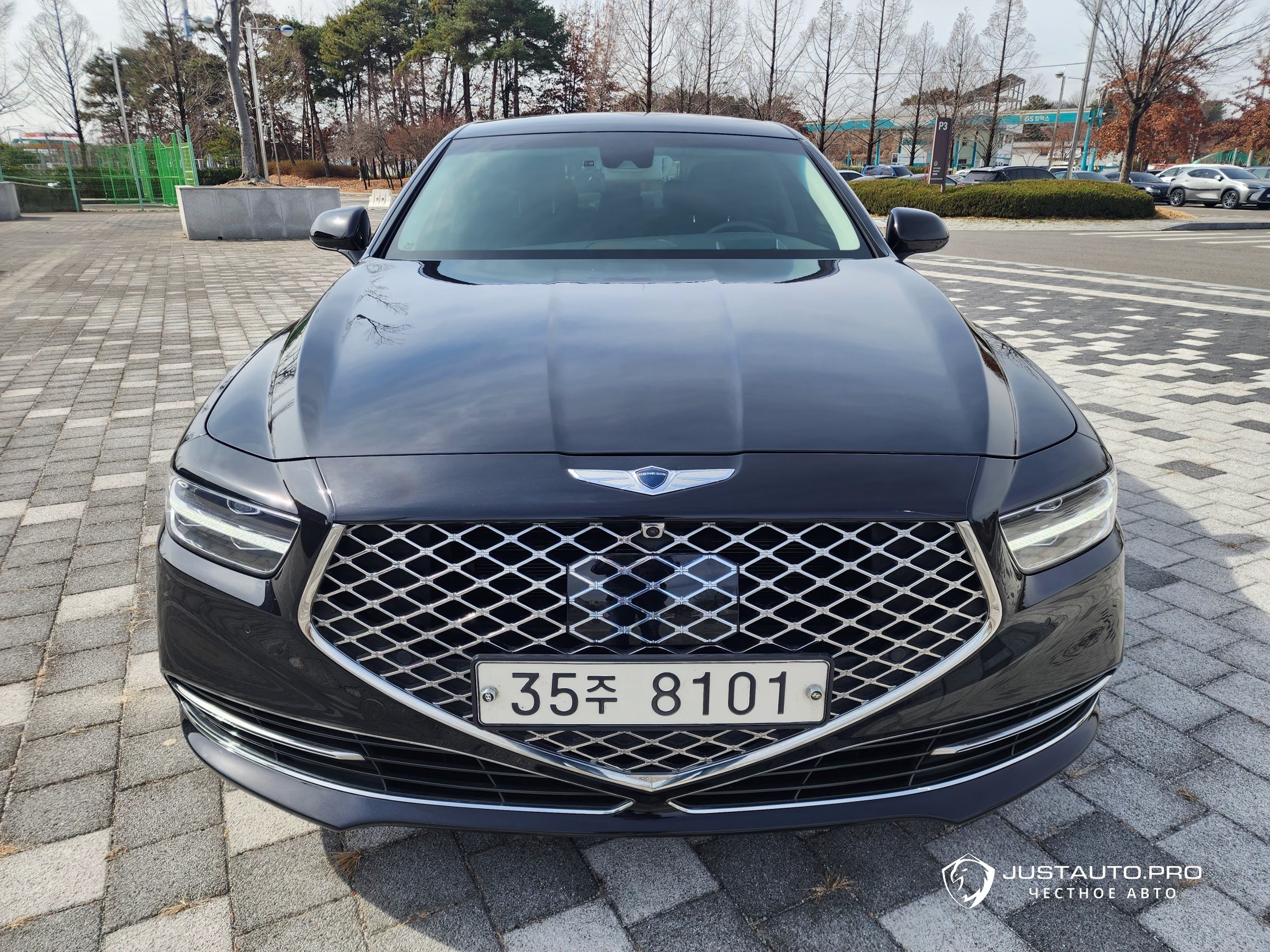 Автомобиль Genesis G90
