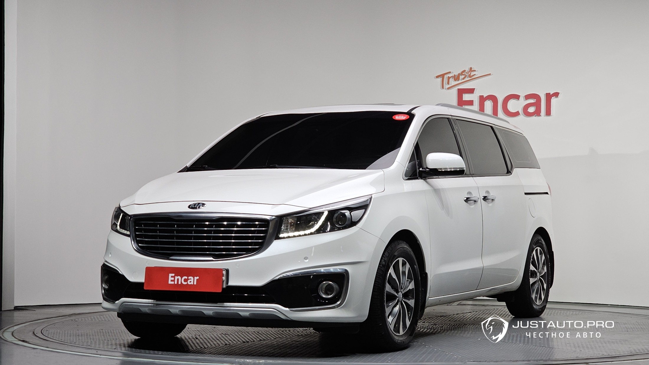 Автомобиль Kia Canival