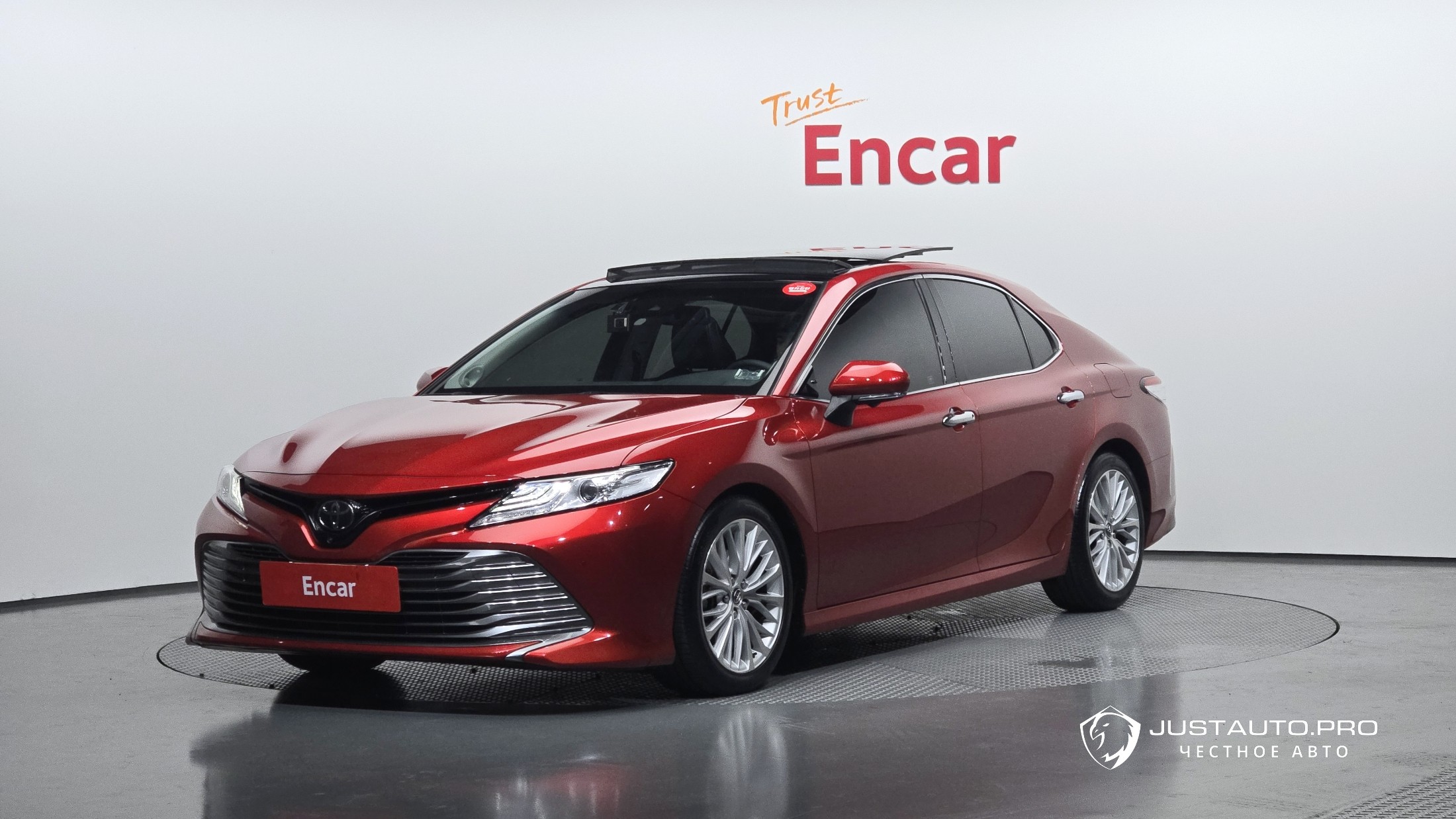 Автомобиль Toyota Camry