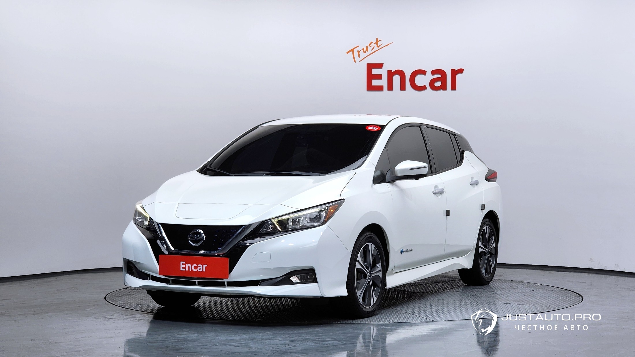 Автомобиль Nissan Leaf