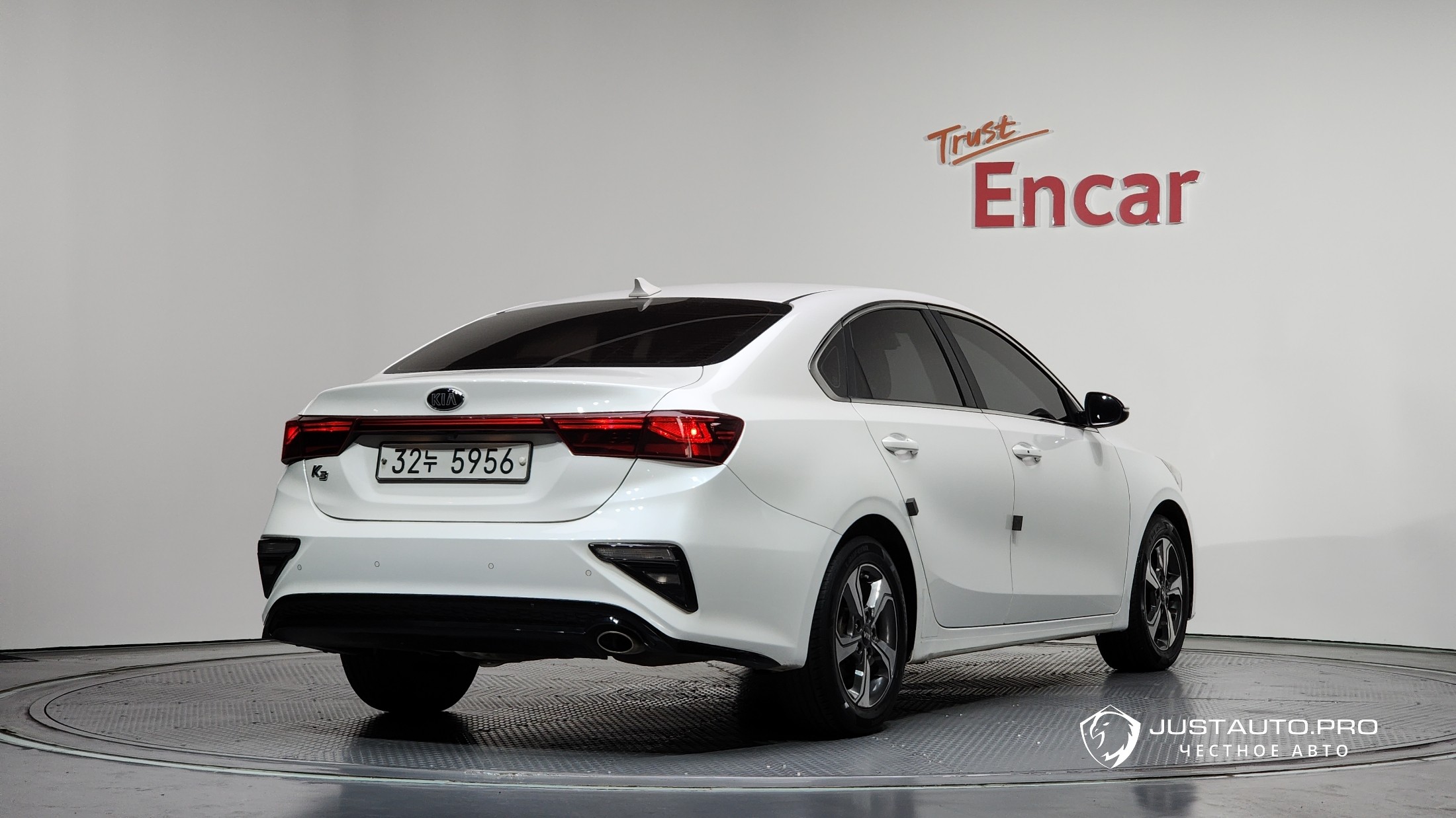 Автомобиль Kia K3